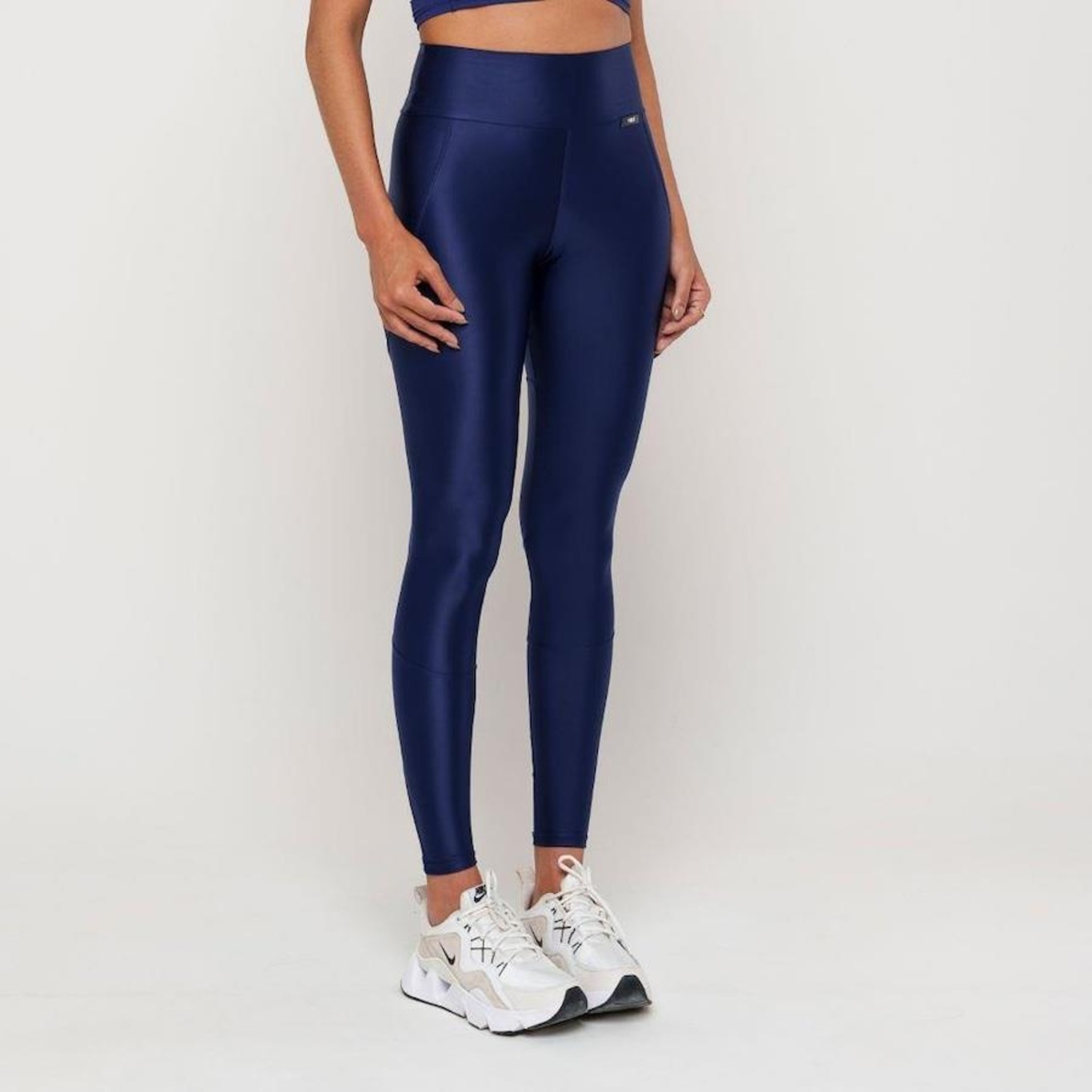 Calça Legging Premium Vibs Fitness com Recortes - Feminina - Foto 5