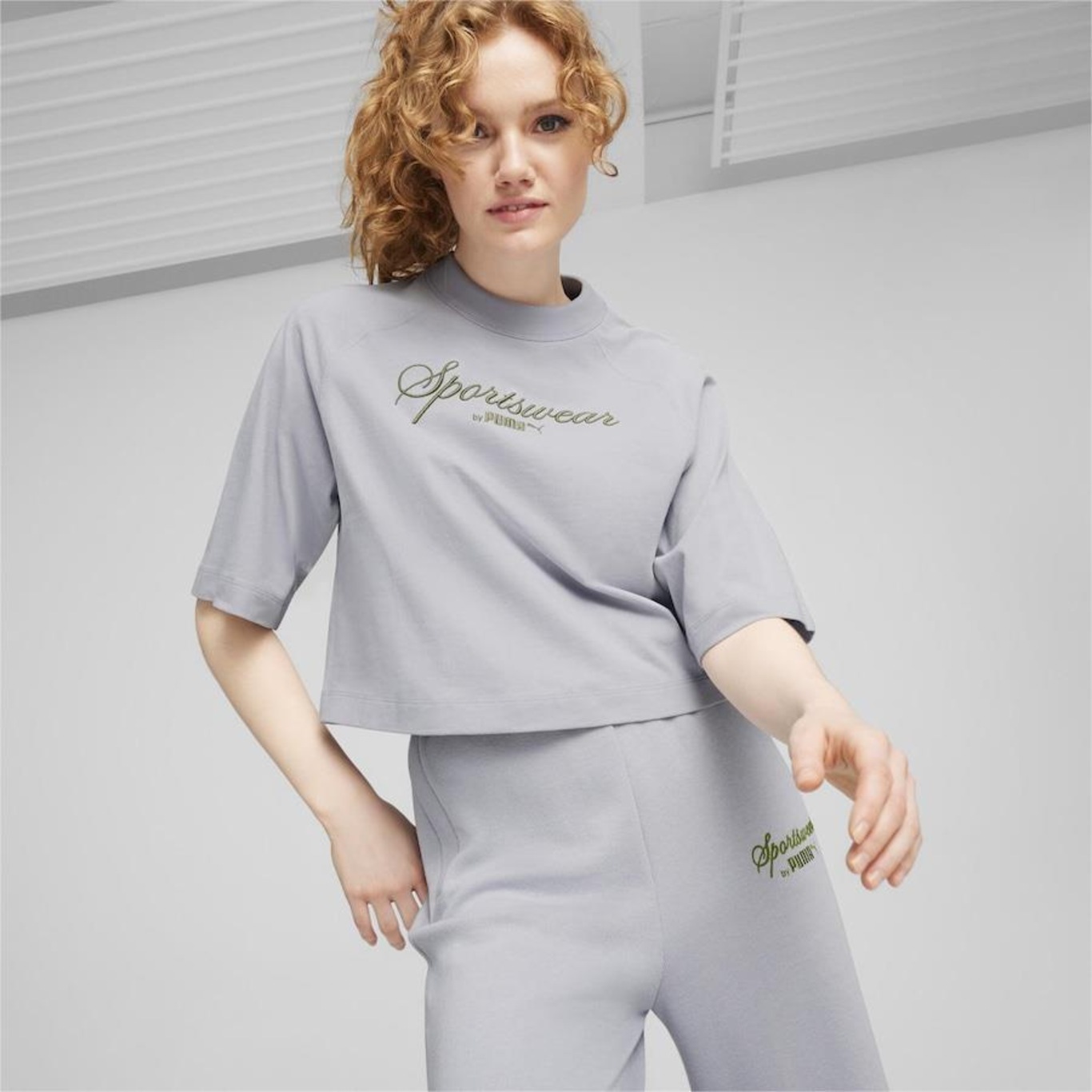 Camiseta Puma Oversized Classics - Feminina - Foto 3