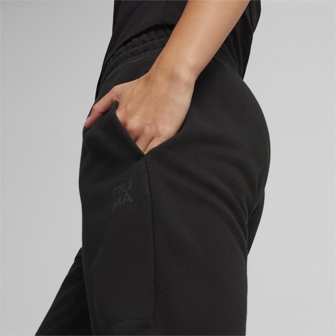 Calça de Moletom Puma Infuse Relaxed - Feminina - Foto 5