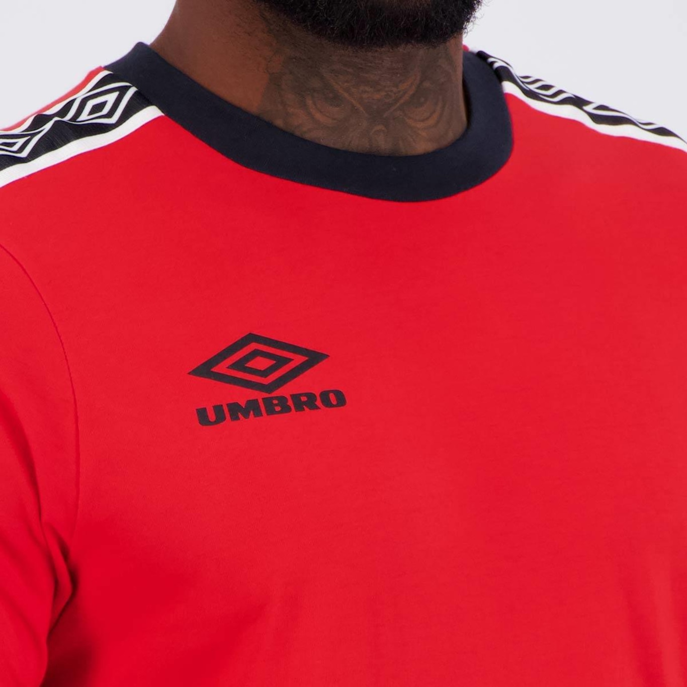 Camiseta Umbro Traditional Club - Masculina - Foto 5