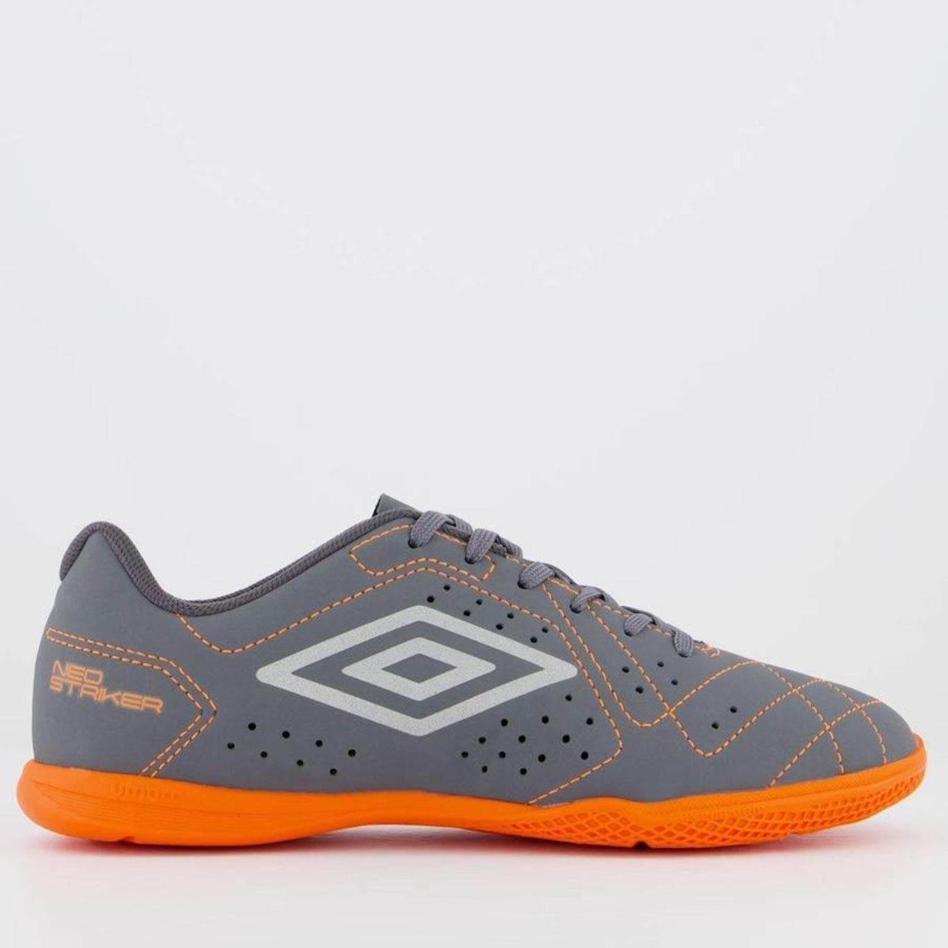 Chuteira Futsal Umbro Neo Striker - Adulto - Foto 1