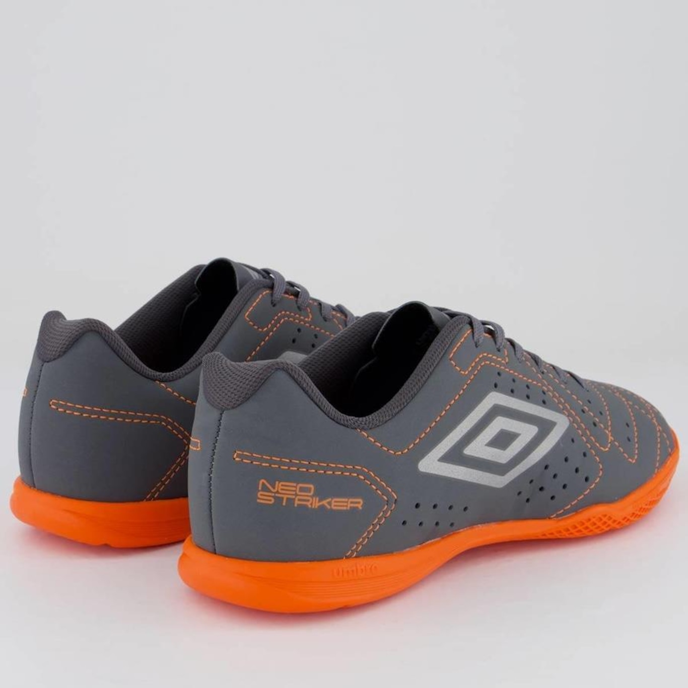 Chuteira Futsal Umbro Neo Striker - Adulto - Foto 3