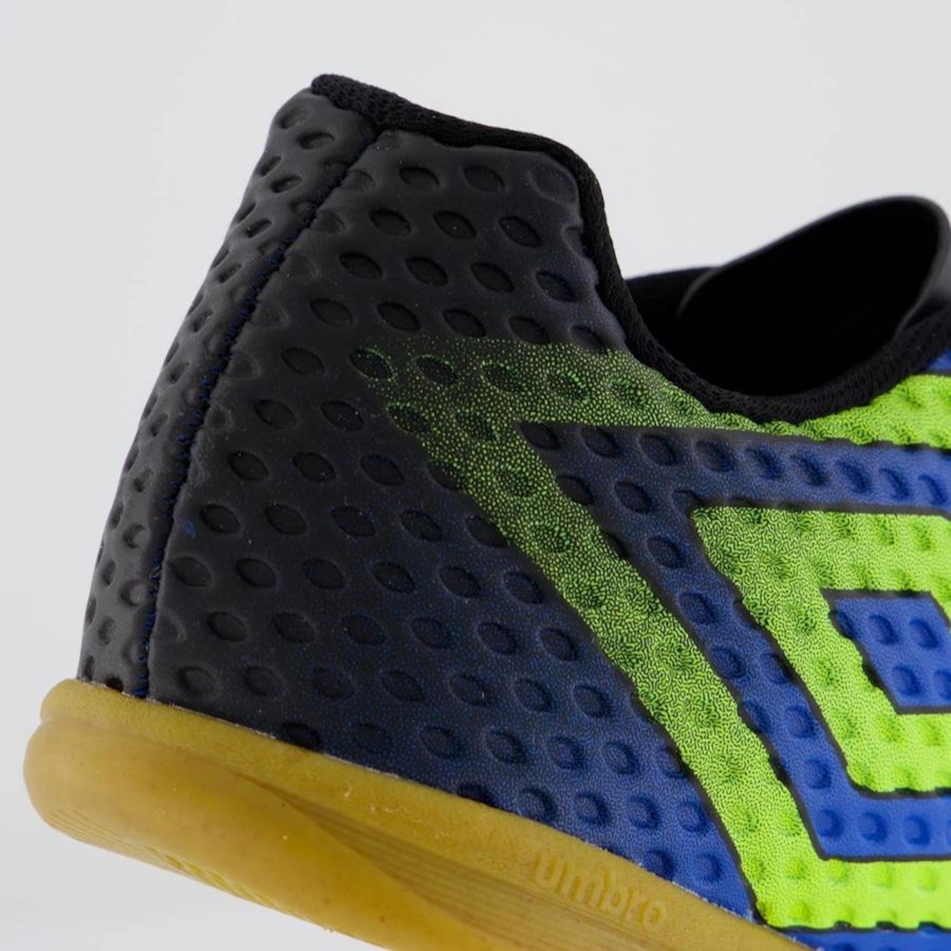 Chuteira Futsal Umbro Warskin - Adulto - Foto 6