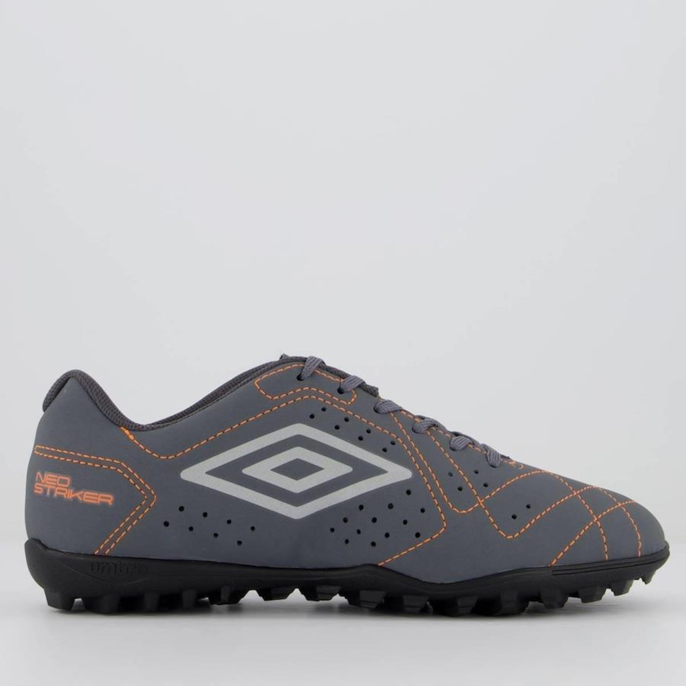 Chuteira Society Umbro Neo Striker - Adulto - Foto 1