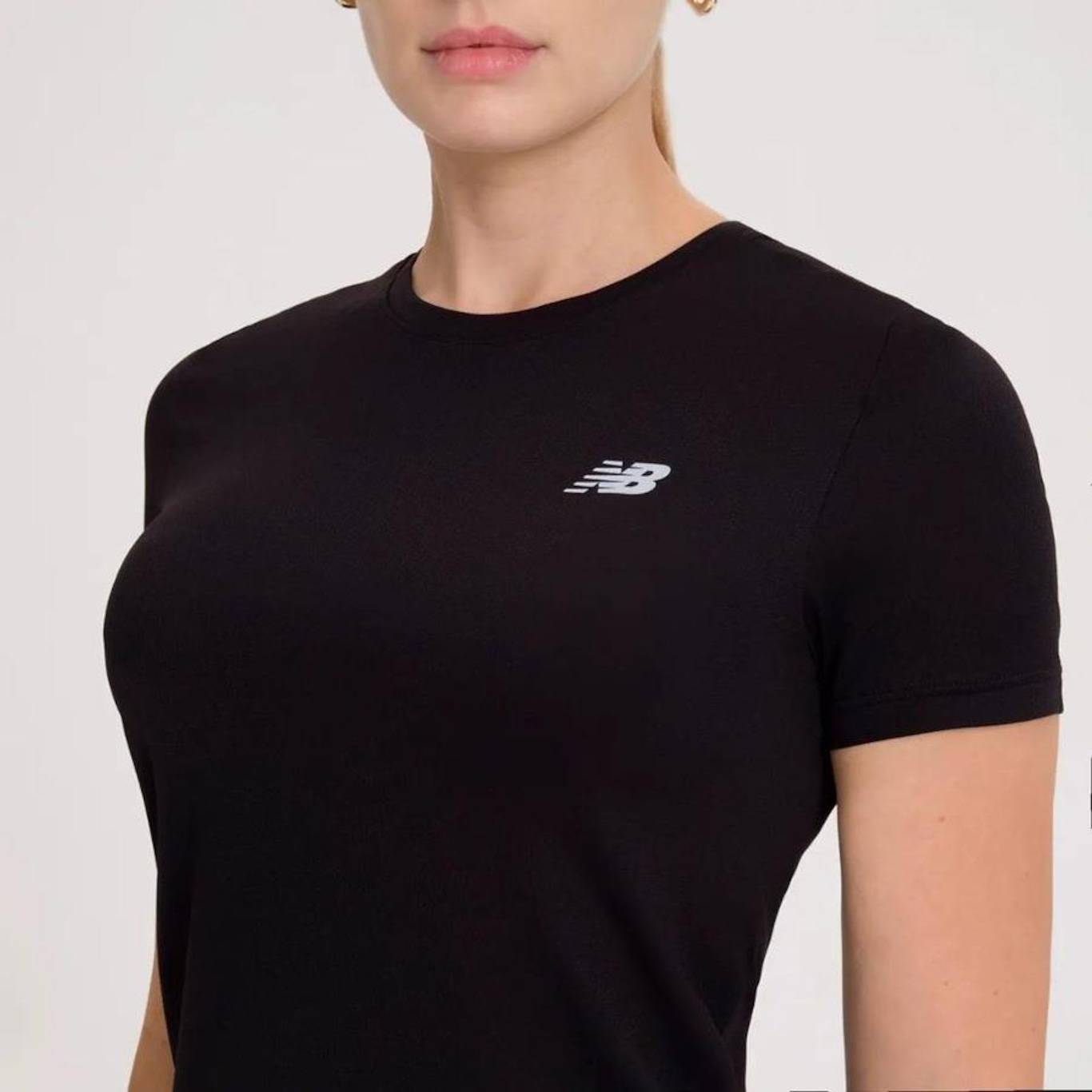 Camiseta New Balance Sport Essentials - Feminina - Foto 3