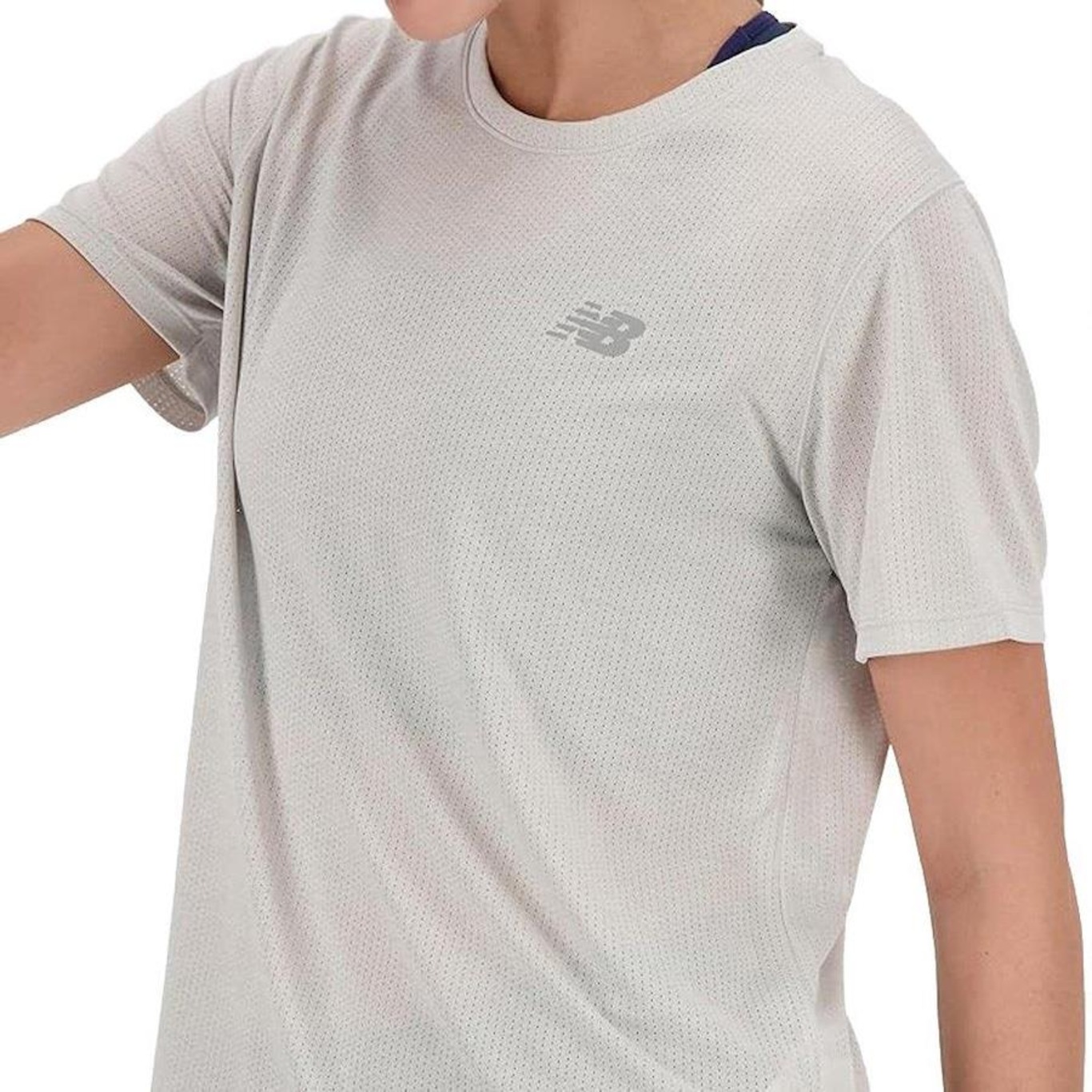 Camiseta New Balance Athletics Run - Feminina - Foto 4