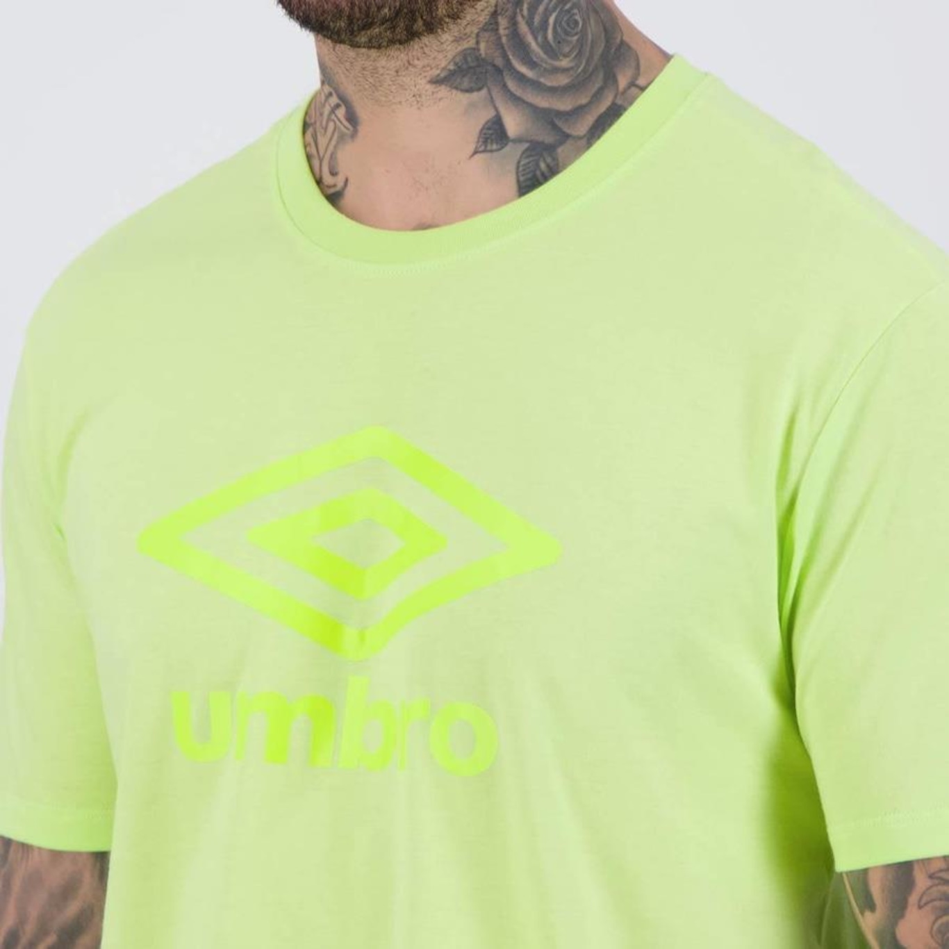 Camiseta Umbro Essential Comfy - Masculina - Foto 5