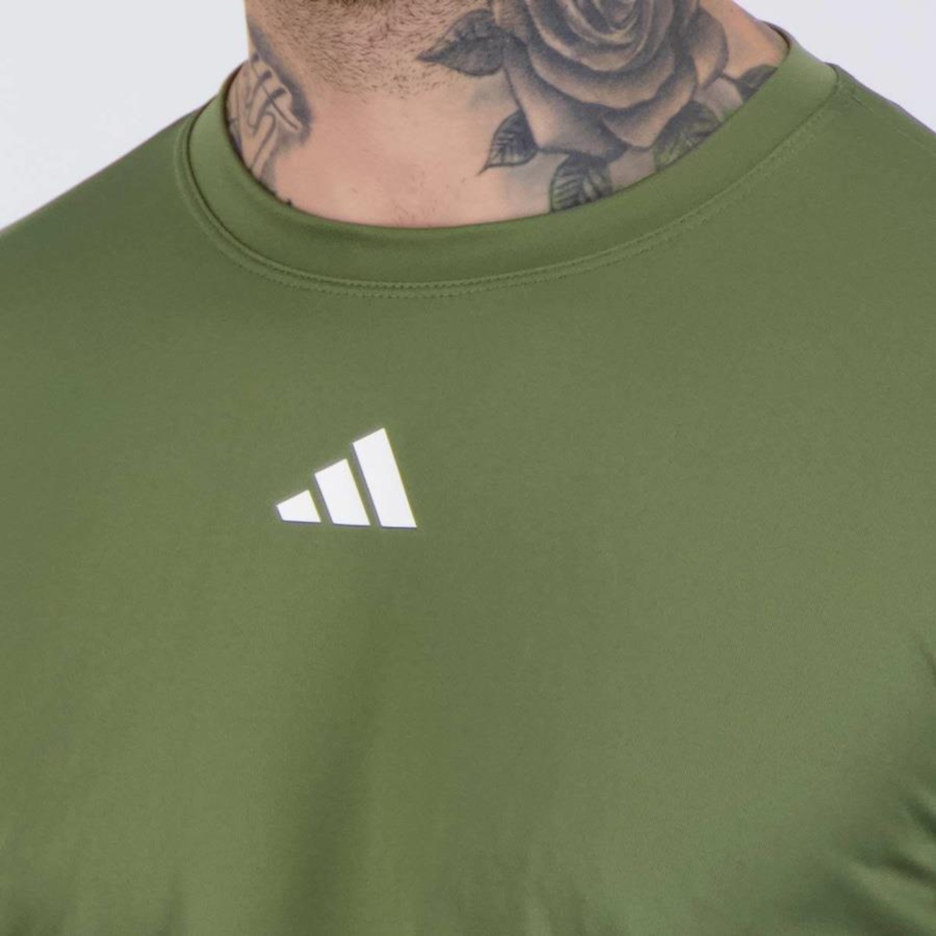 Camiseta adidas Basic - Masculina - Foto 5