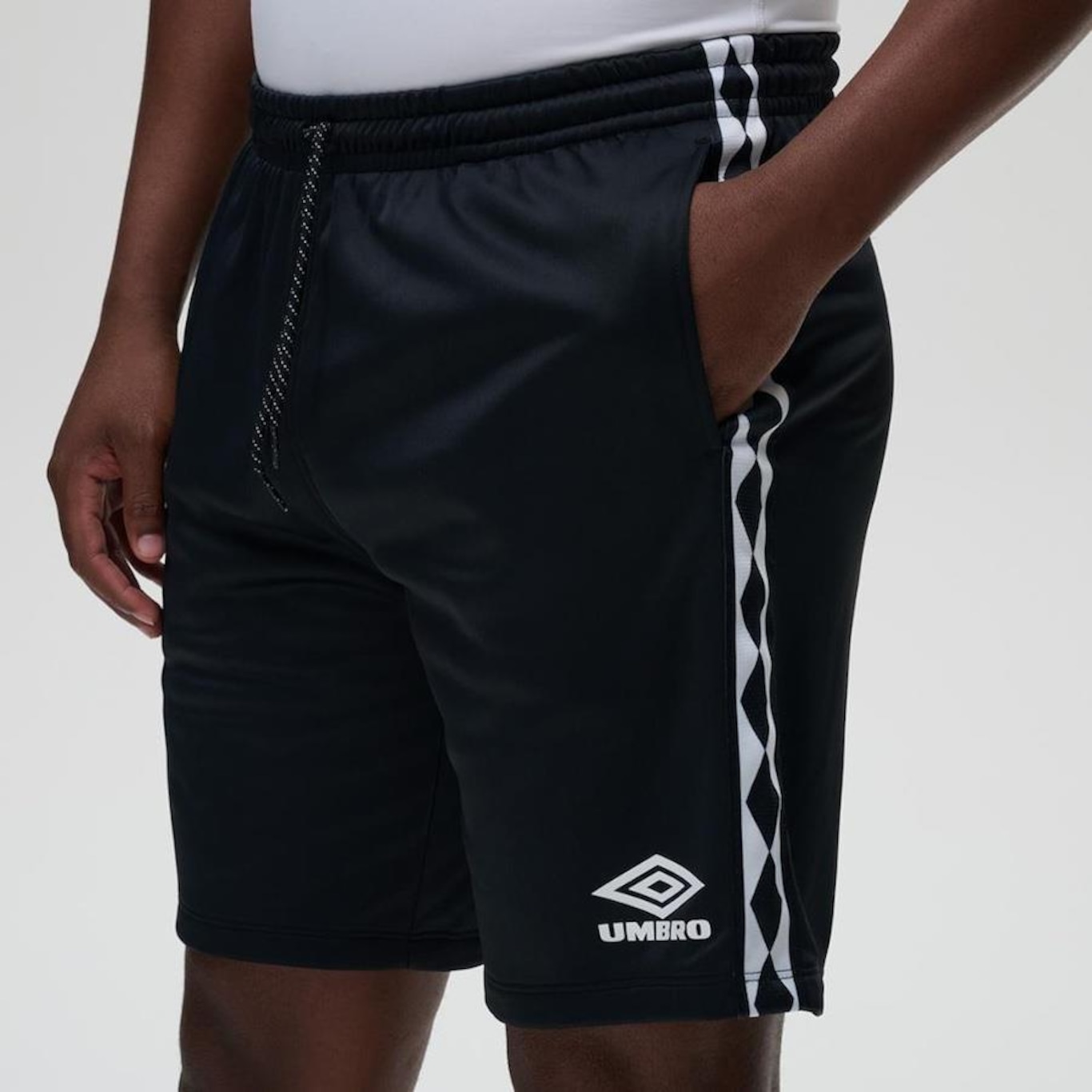 Bermuda Umbro Tape Legacy - Masculina - Foto 4