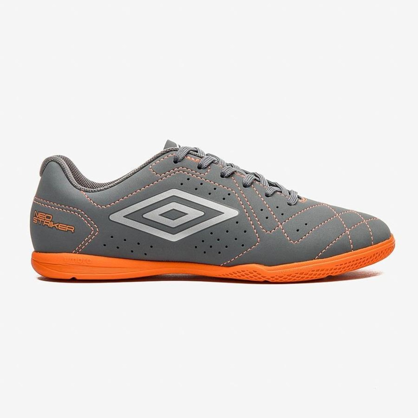 Chuteira Futsal Umbro Neo Striker - Adulto - Foto 1