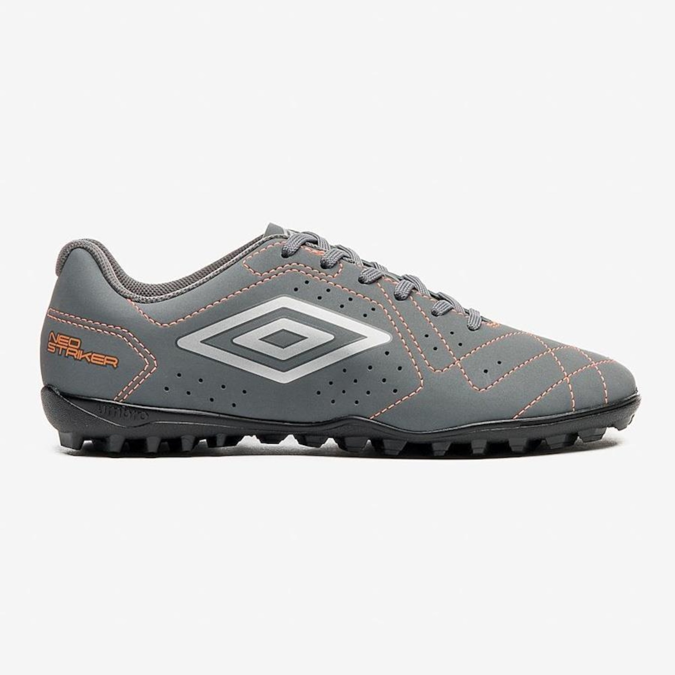 Chuteira Society Umbro Neo Striker - Adulto - Foto 1