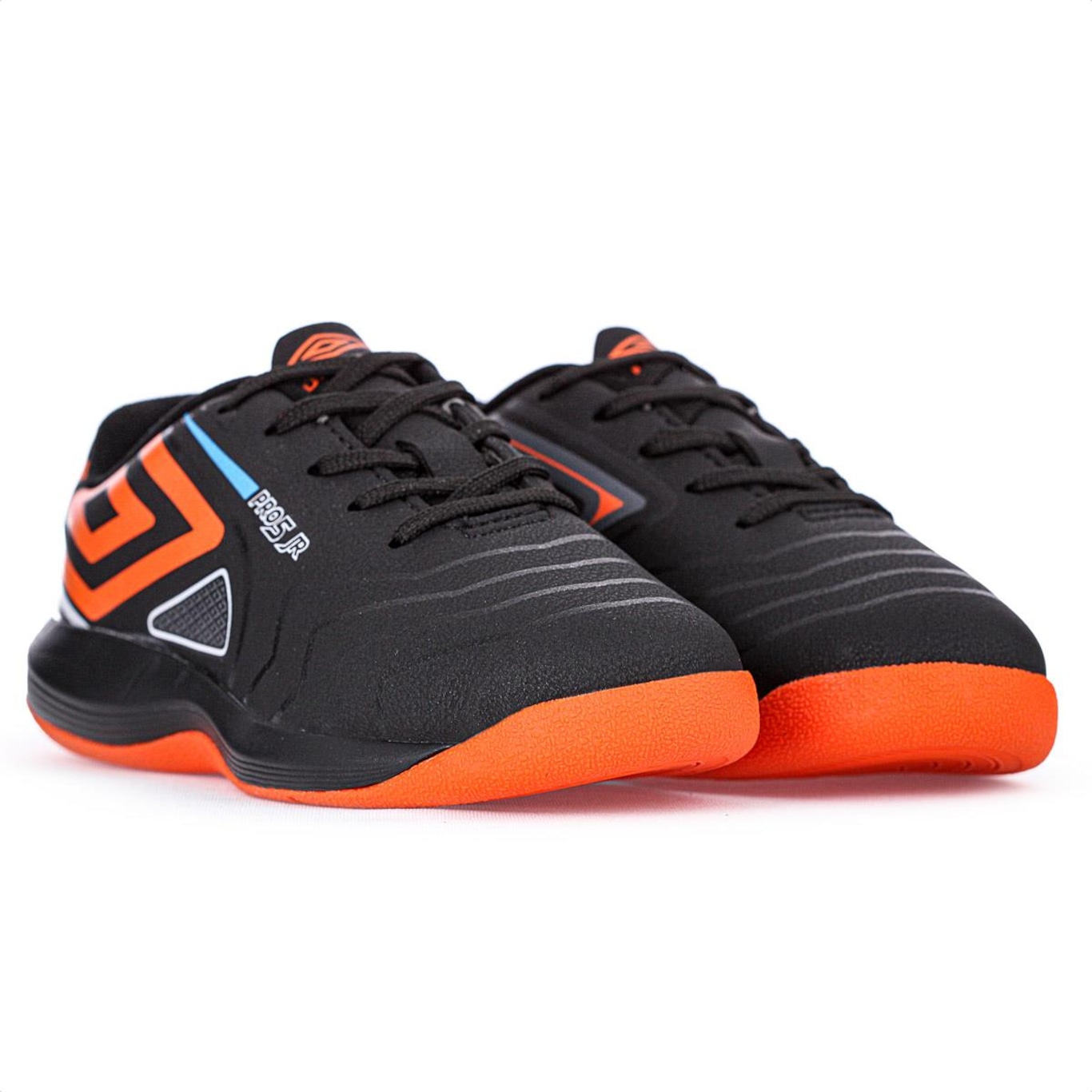 Chuteira Umbro Futsal Pro 5 Jr Preta Laranja e Azul - Infantil - Foto 3