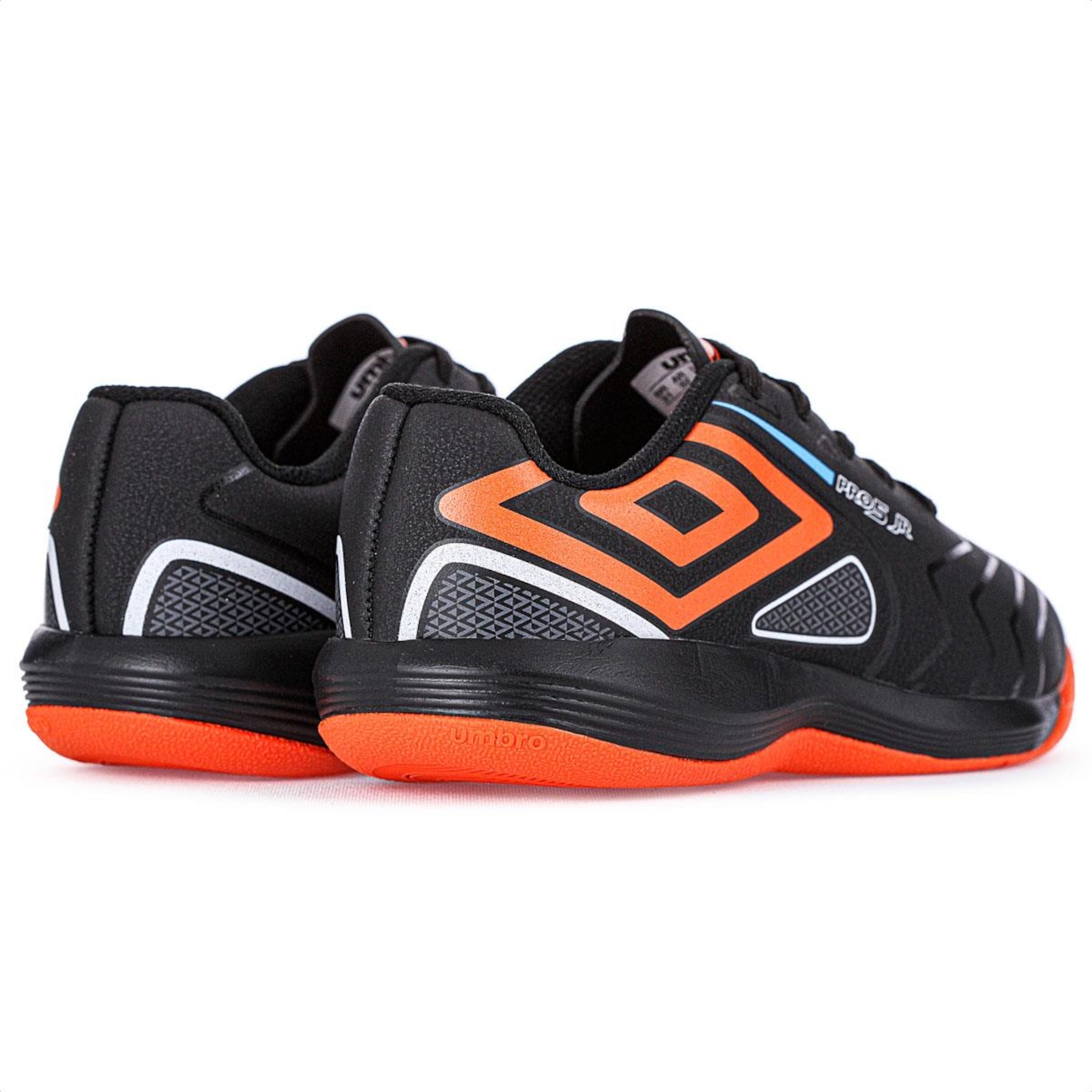 Chuteira Umbro Futsal Pro 5 Jr Preta Laranja e Azul - Infantil - Foto 4