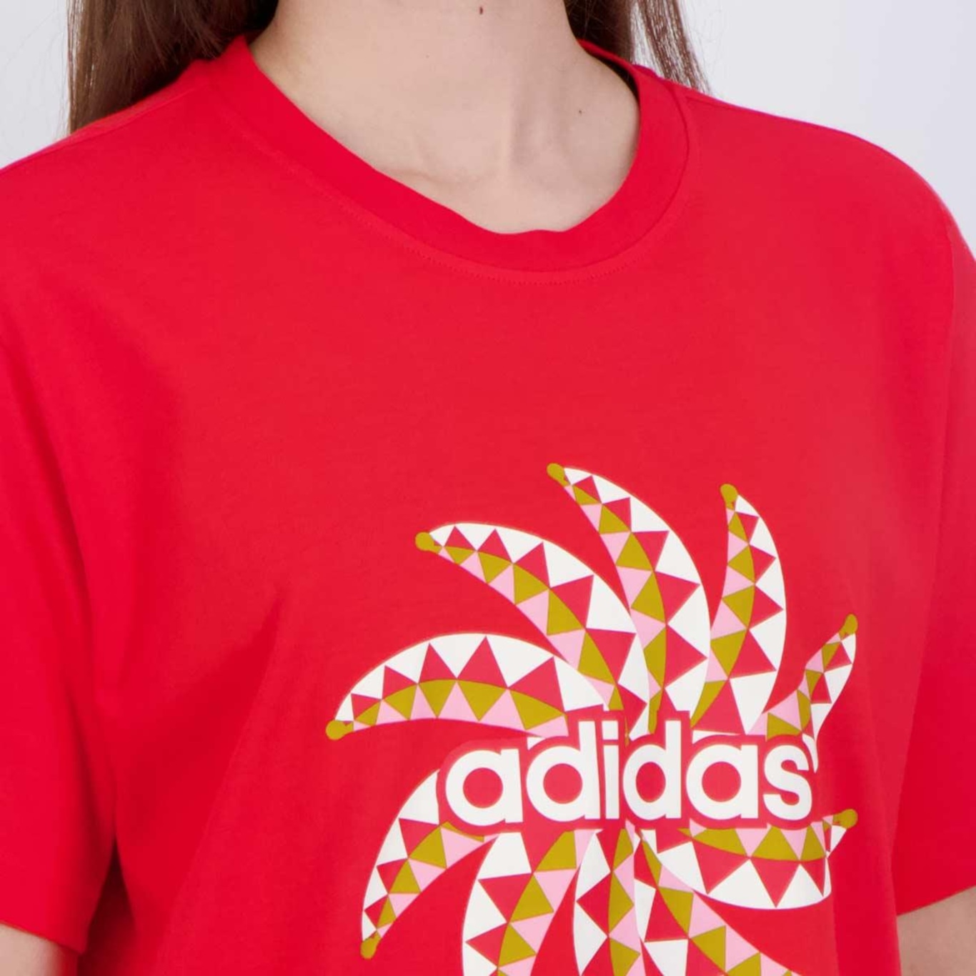 Camiseta adidas Graphic Farm Rio - Feminina - Foto 5