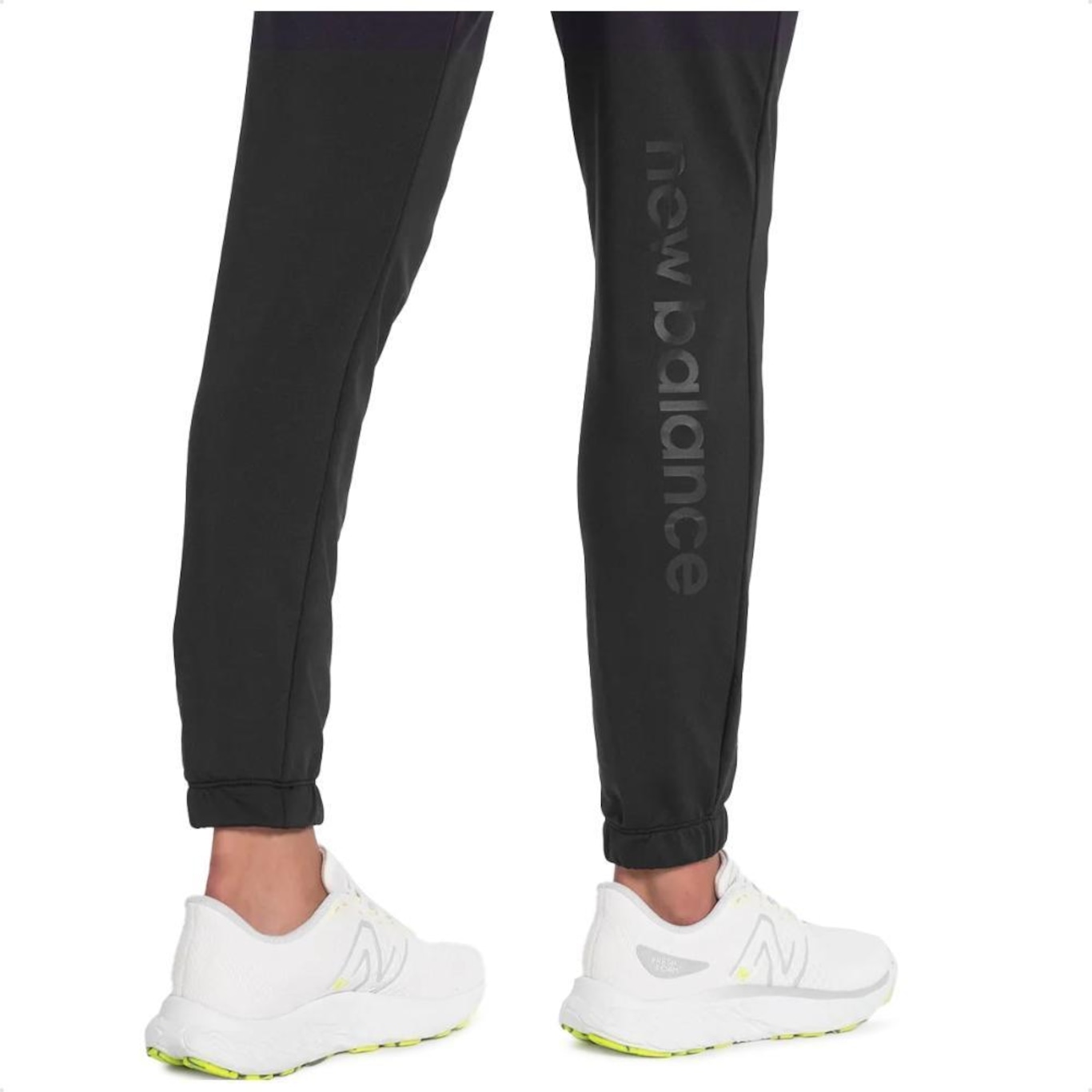 Calça Jogger New Balance Relentless - Feminina - Foto 4