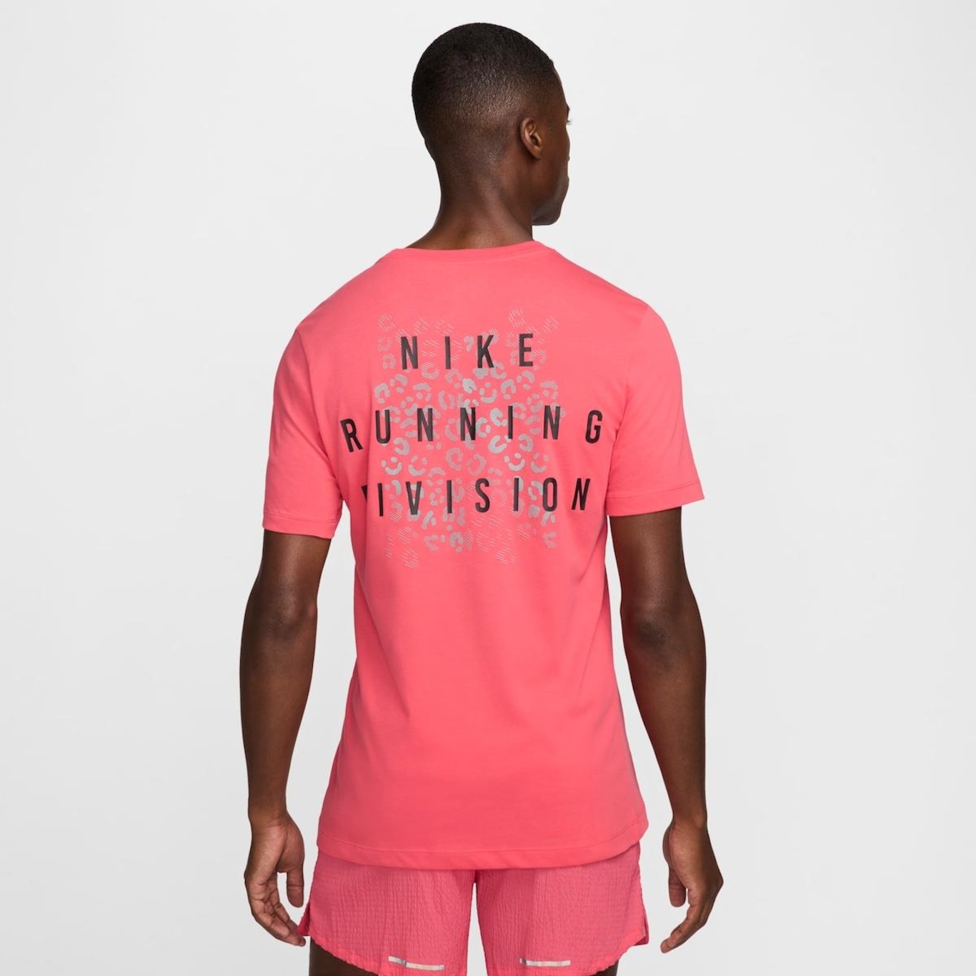 Camiseta Nike Dri-Fit Run - Masculina - Foto 2