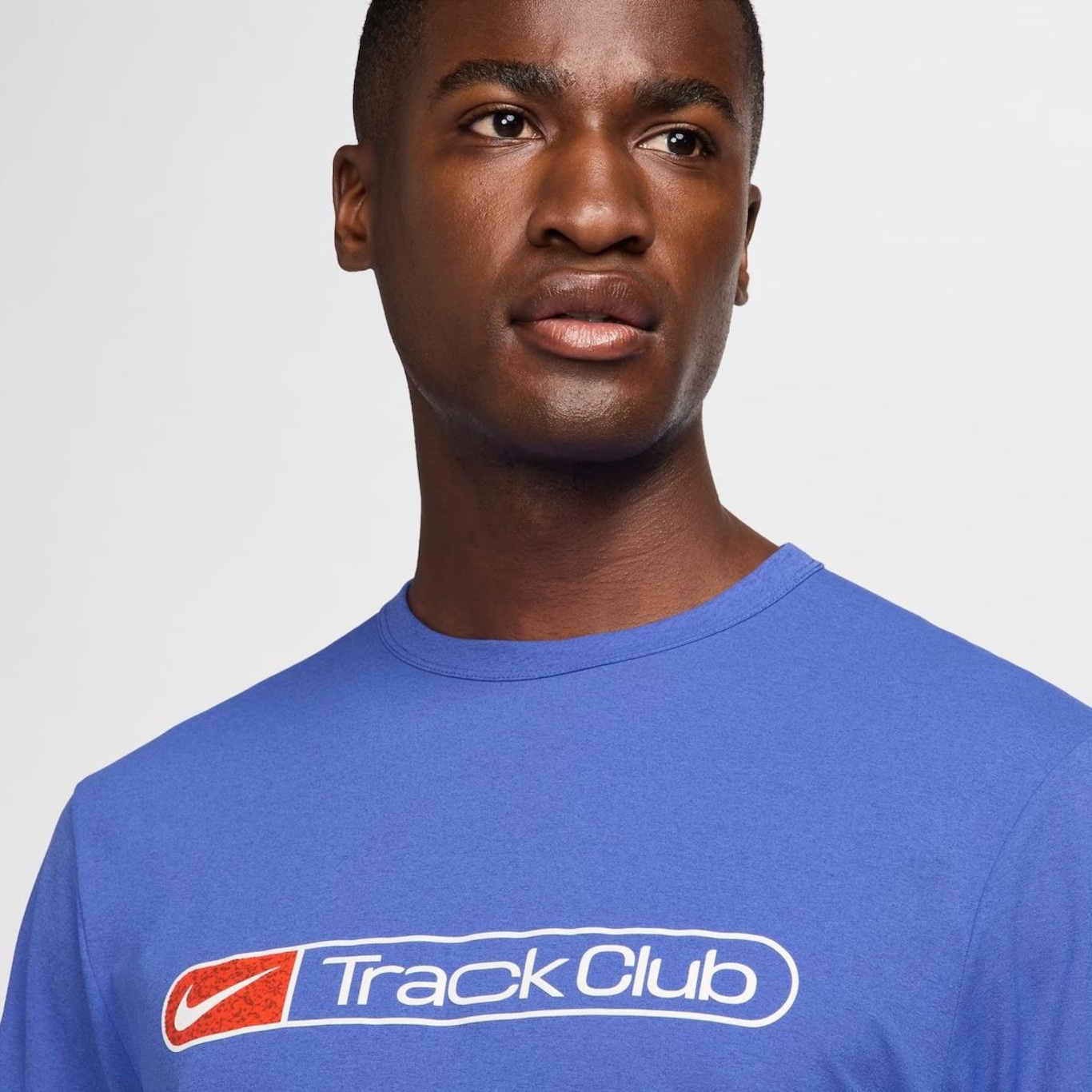 Camiseta Nike Track Club - Masculina - Foto 3