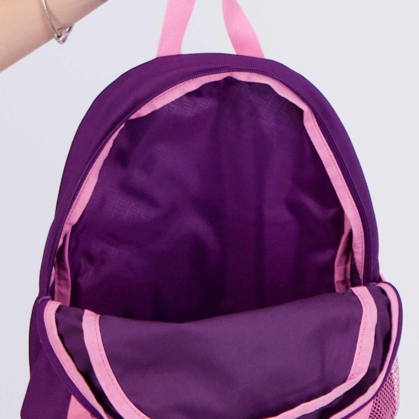 Mochila Puma Phase Small Roxo e Rosa - Foto 4