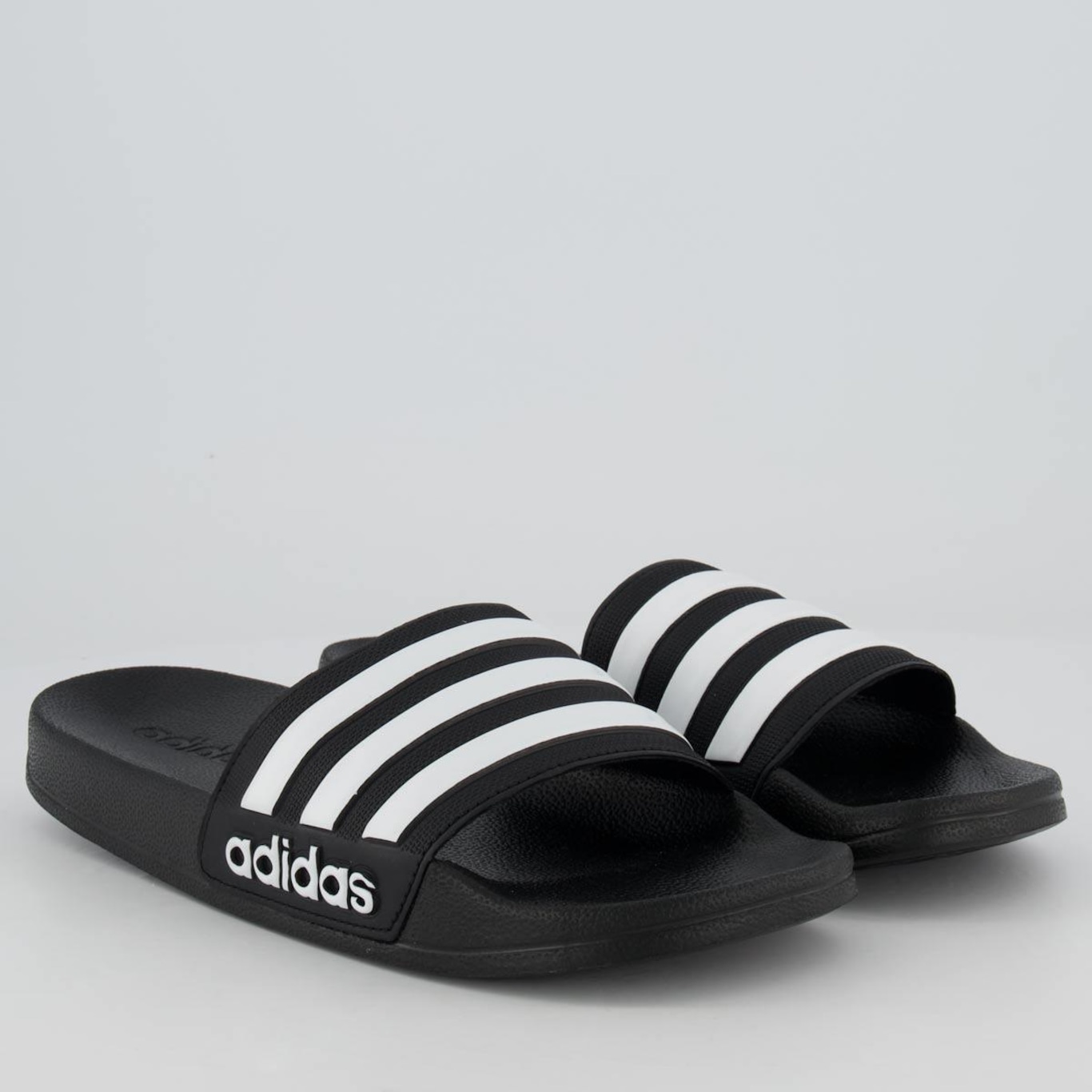 Chinelo adidas Adilette Showe - Feminino - Foto 3