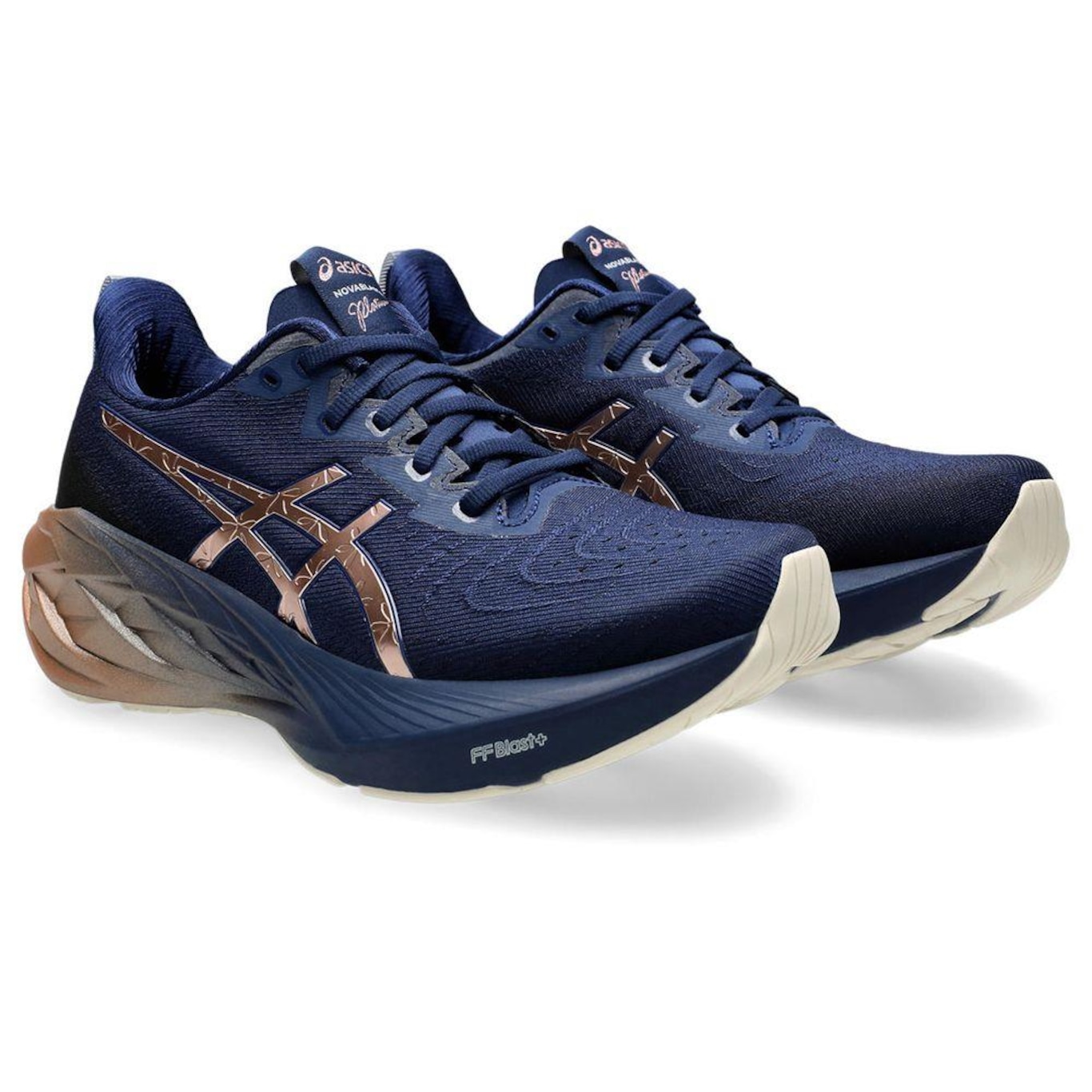 Tênis Asics Novablast 4 Platinum - Feminino - Foto 3