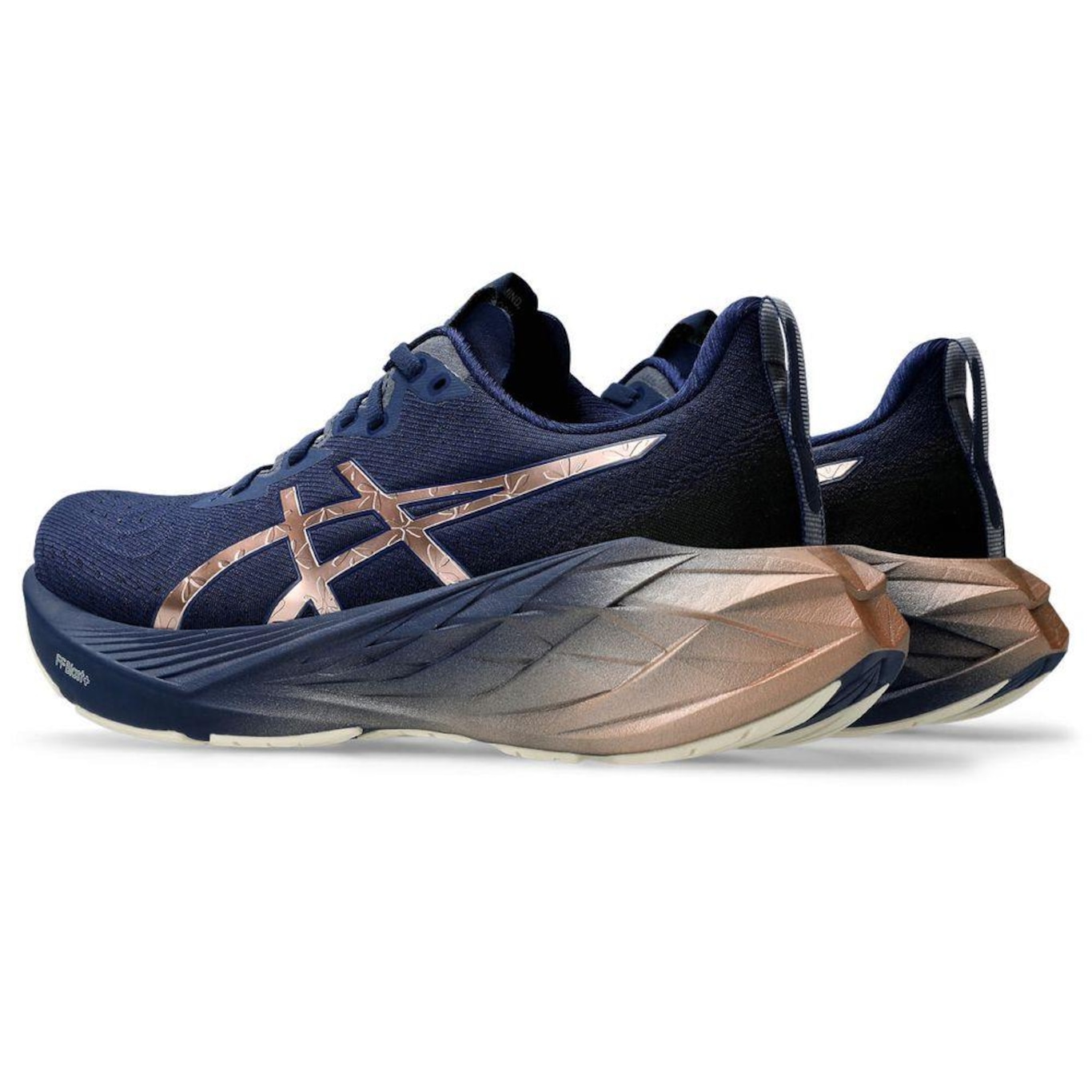 Tênis Asics Novablast 4 Platinum - Feminino - Foto 4