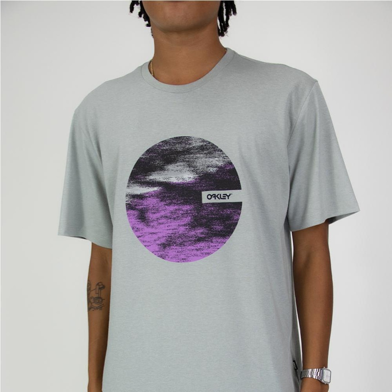 Camiseta Oakley Linha Surf Waves Graphic Ss Tee - Masculina - Foto 4