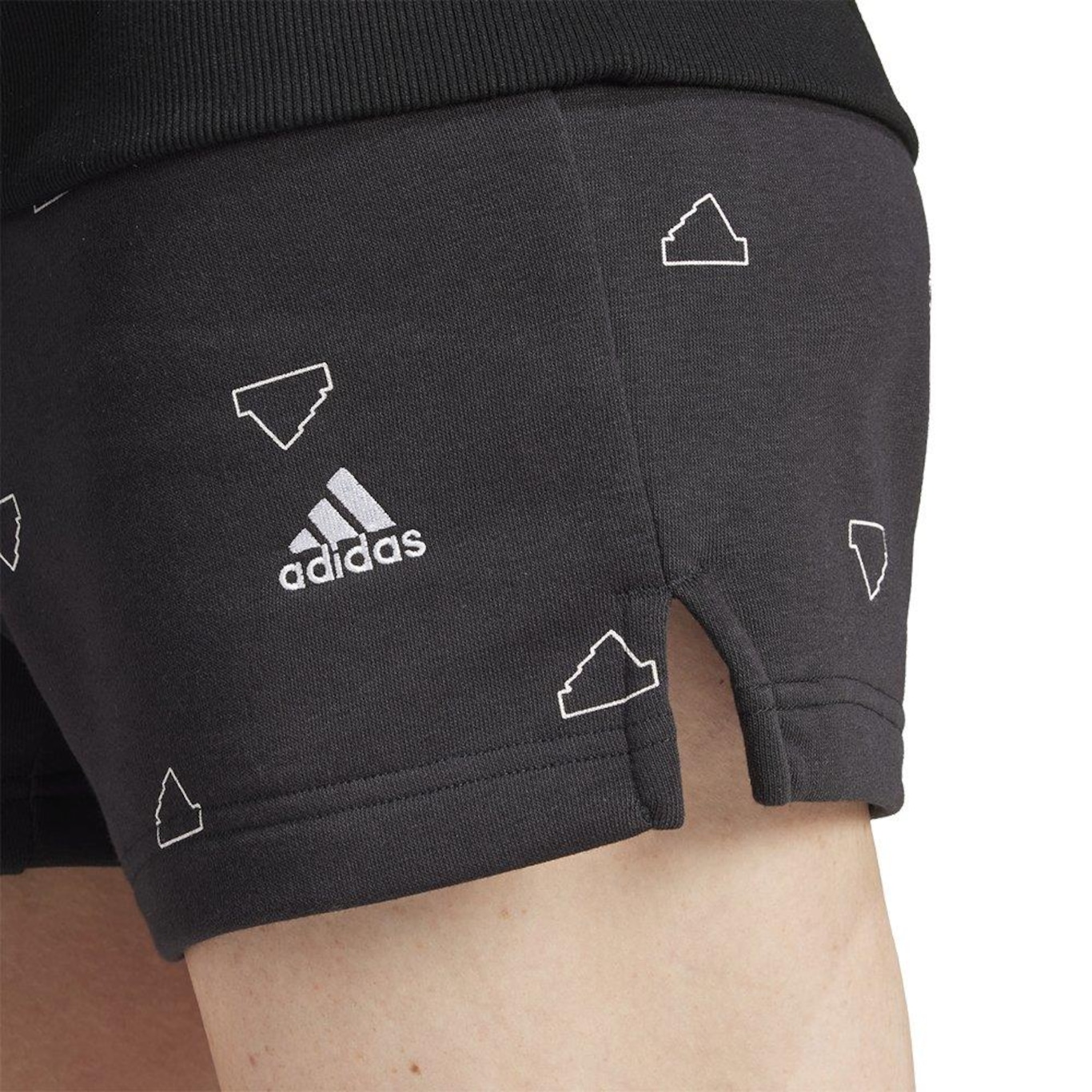 Shorts adidas Monograma Essentials Feminino - Foto 3