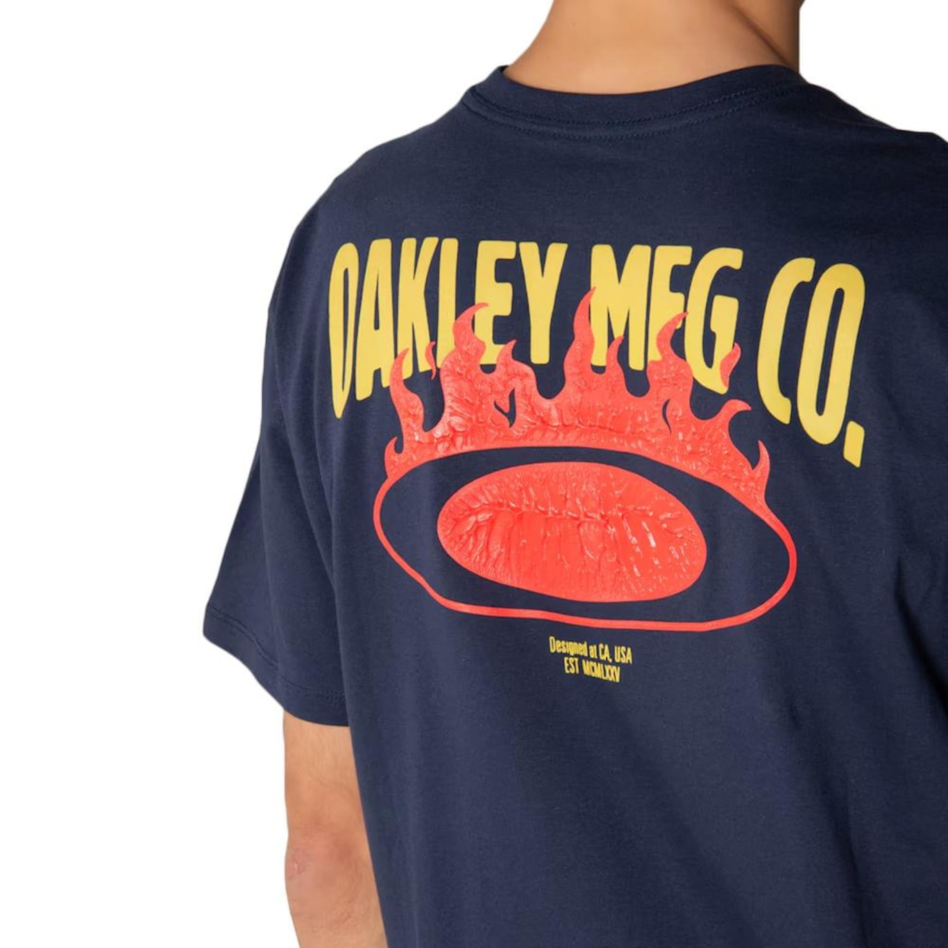 Camiseta Oakley Ellipse Fire Cross - Masculina - Foto 4