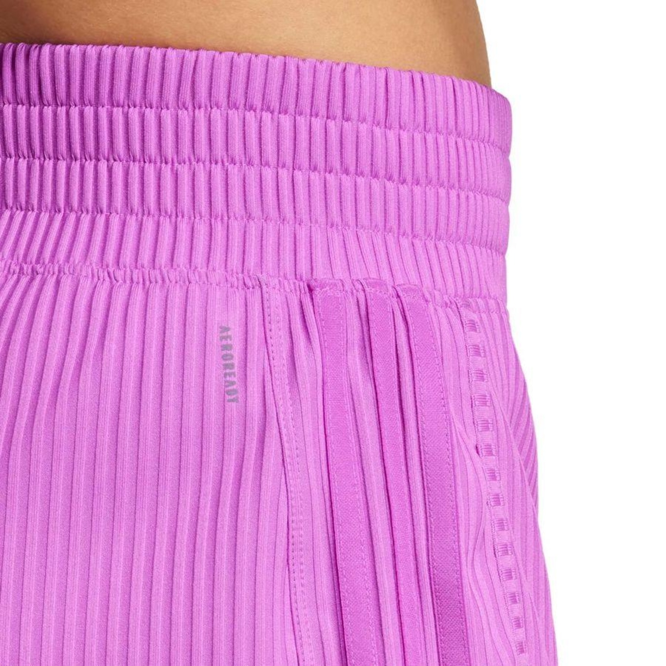 Shorts adidas Treino Pacer - Feminino - Foto 6