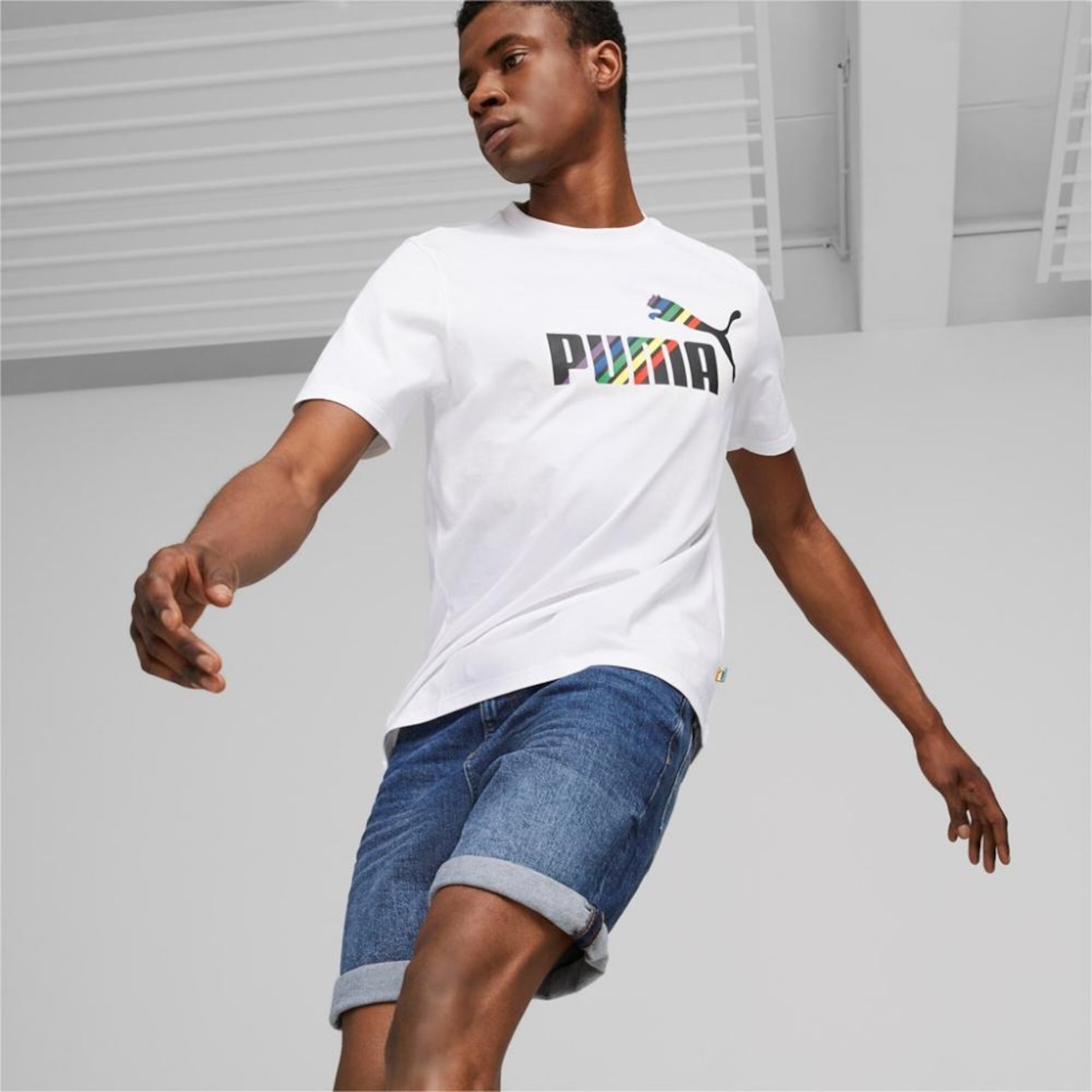 Camiseta Puma Ess+ Love Is Love - Masculina - Foto 6