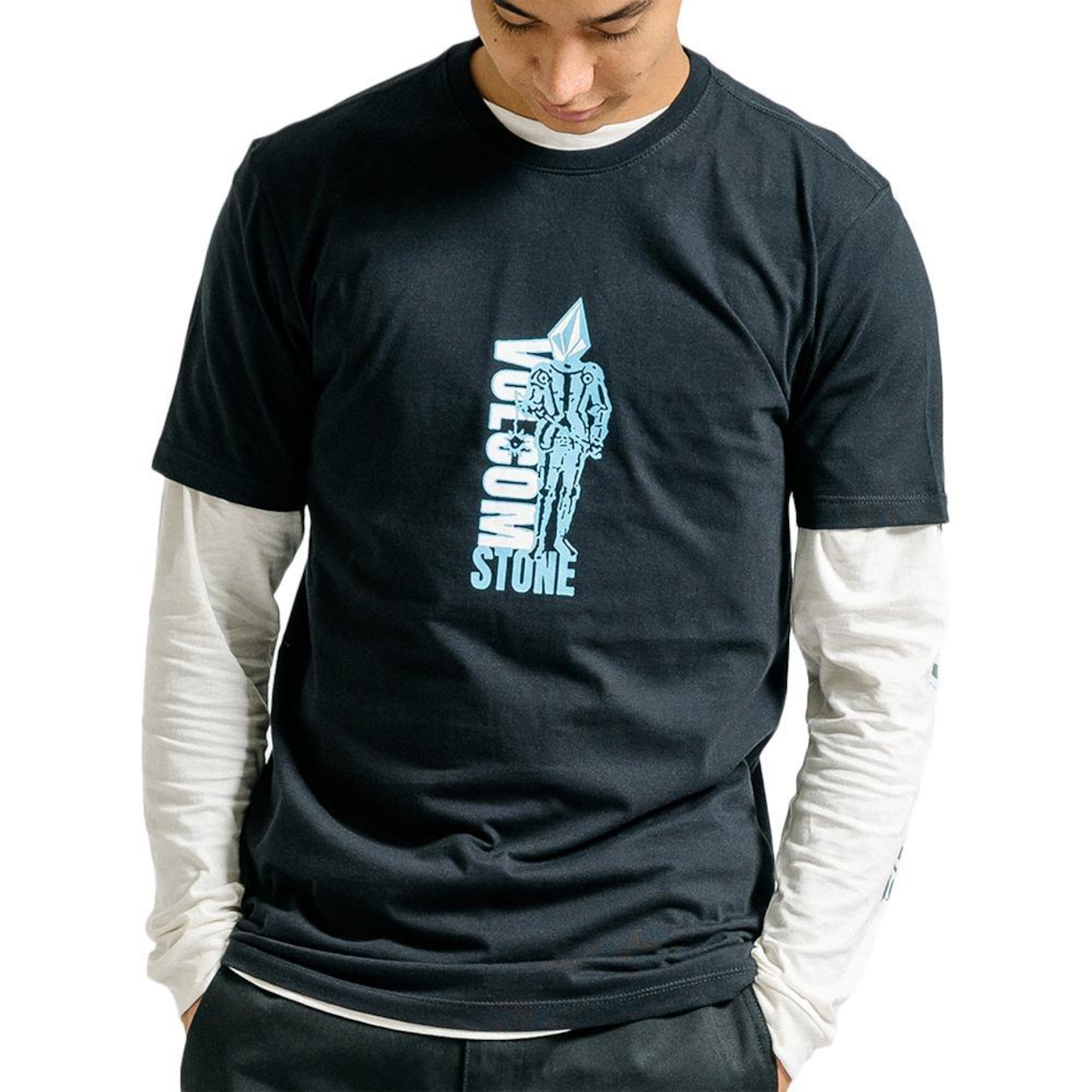 Camiseta Volcom Long Fit Flail - Masculina - Foto 1