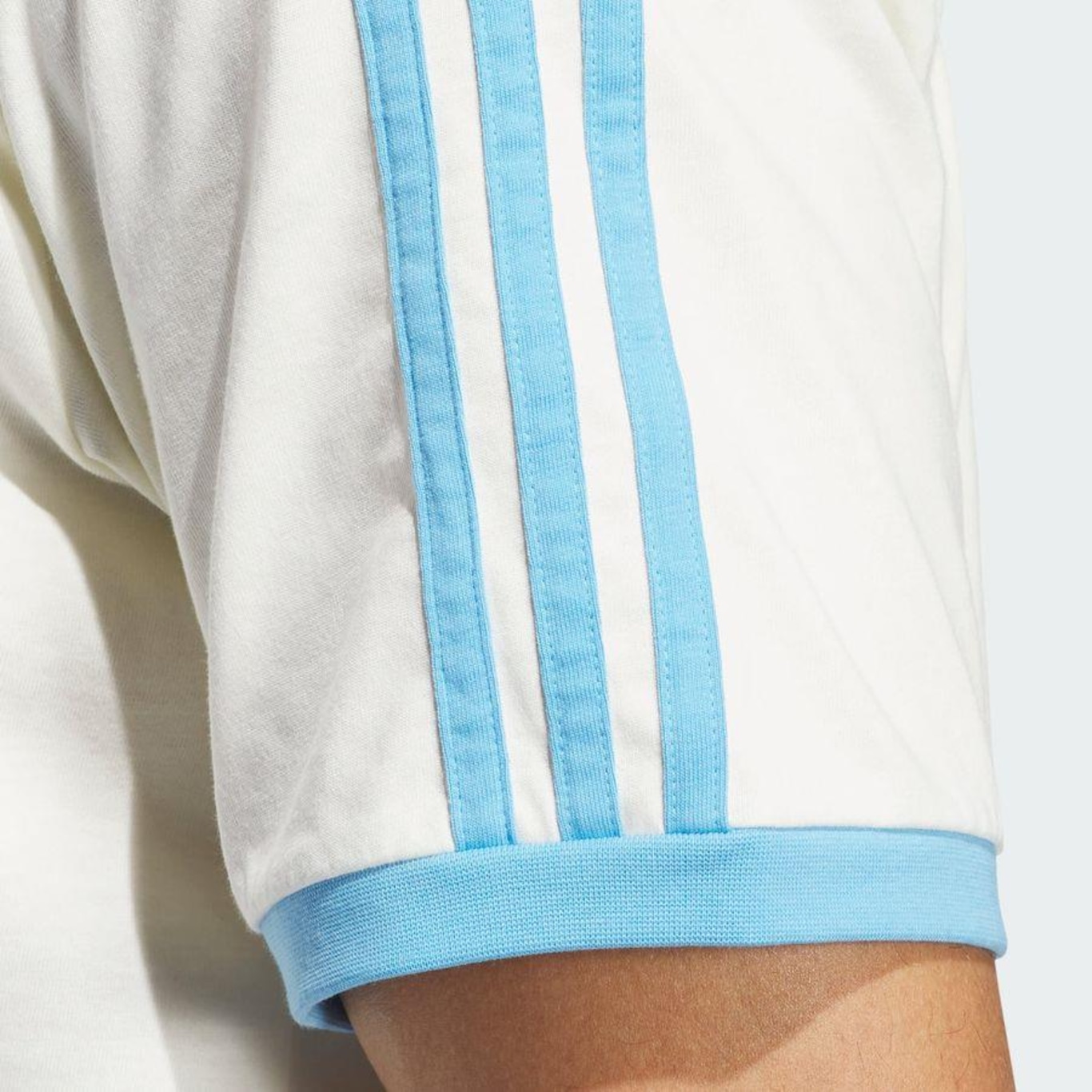 Camiseta Estampada Ringer Basketball adidas - Masculina - Foto 6