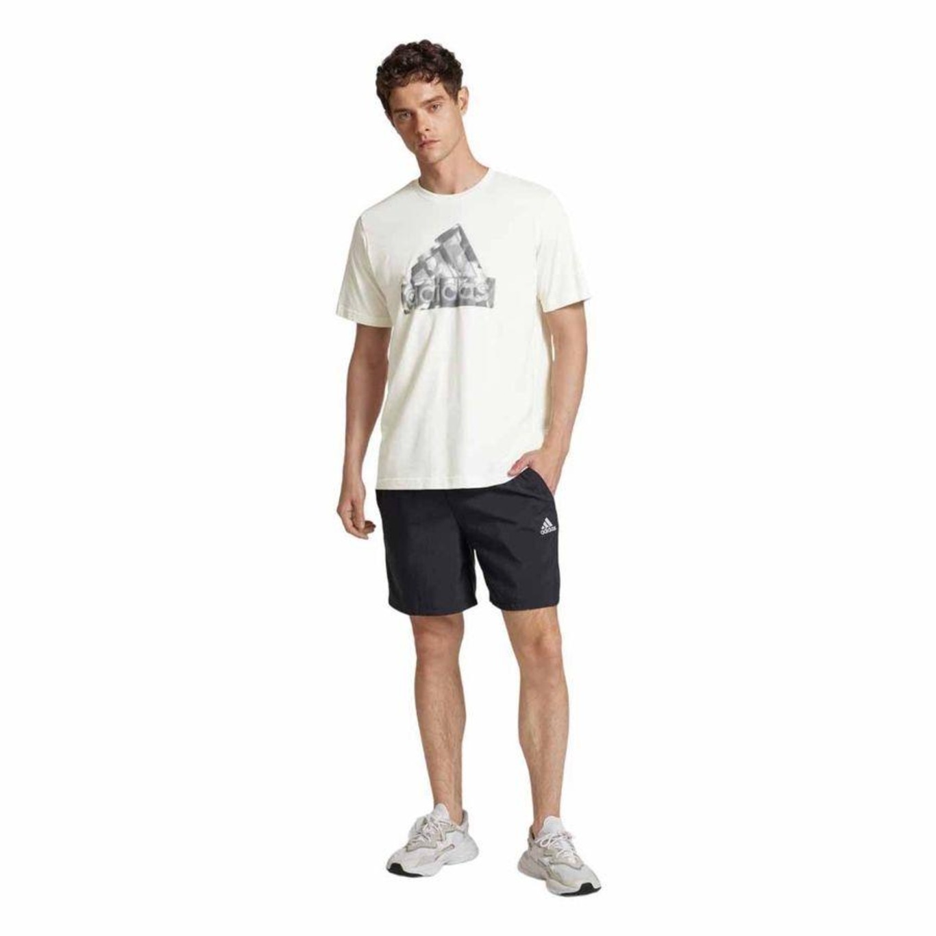 Camiseta adidas Graphic - Masculina - Foto 4