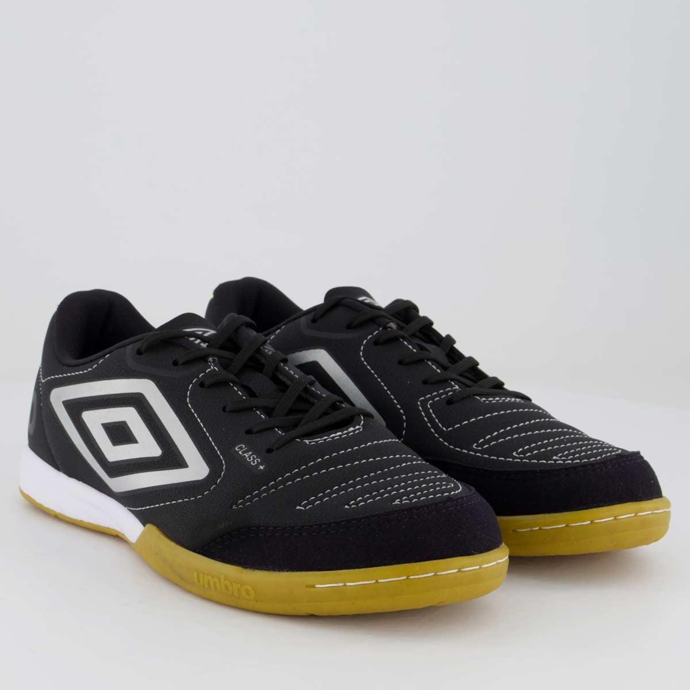 Chuteira Futsal Umbro Class+ - Adulto - Foto 2