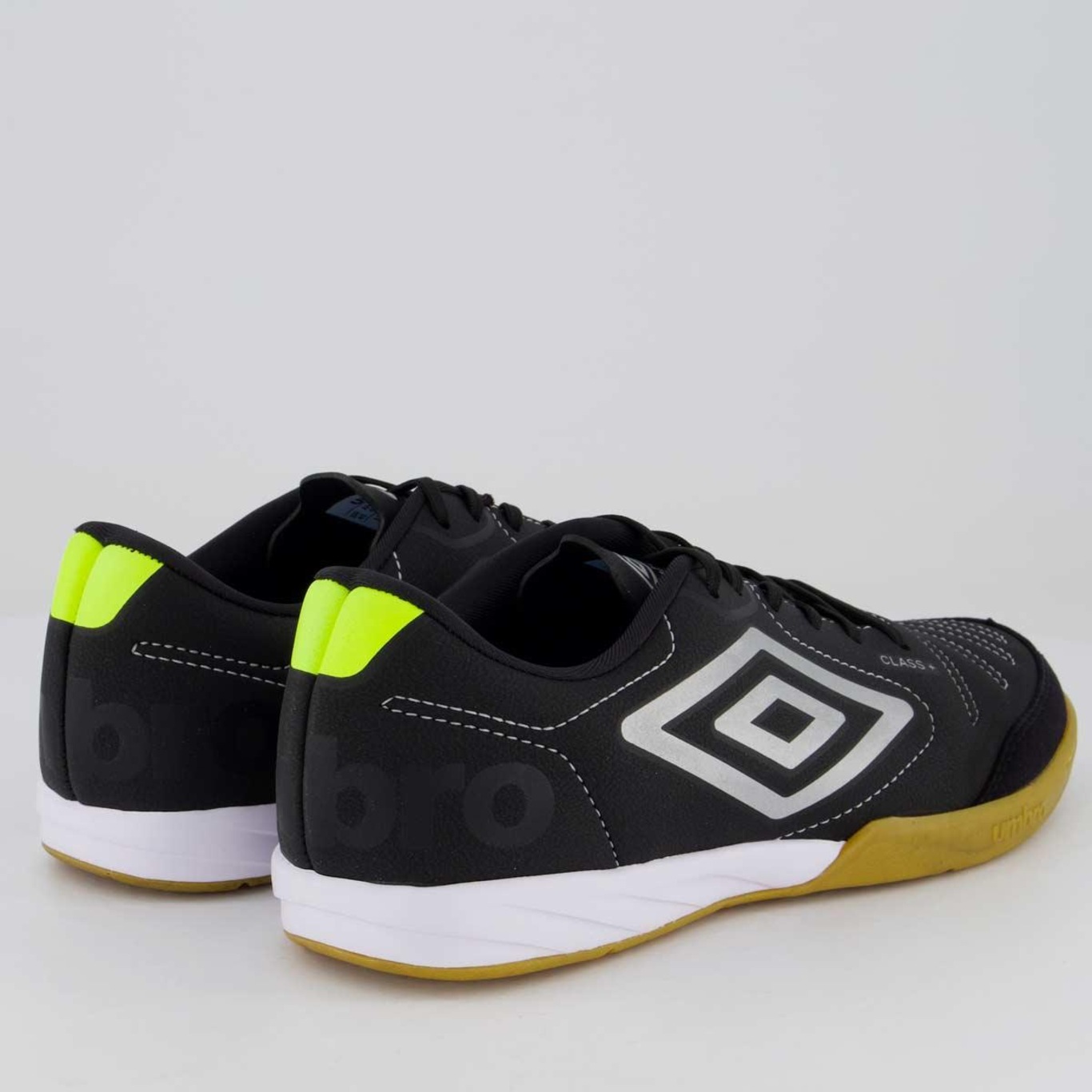 Chuteira Futsal Umbro Class+ - Adulto - Foto 3