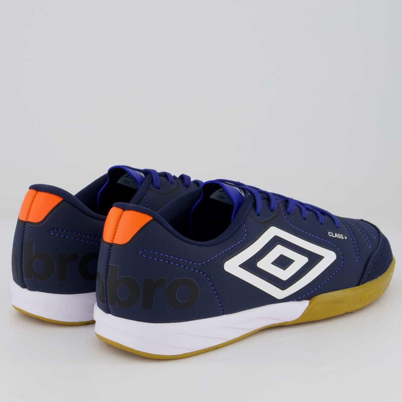 Chuteira Futsal Umbro Class+ - Adulto - Foto 3