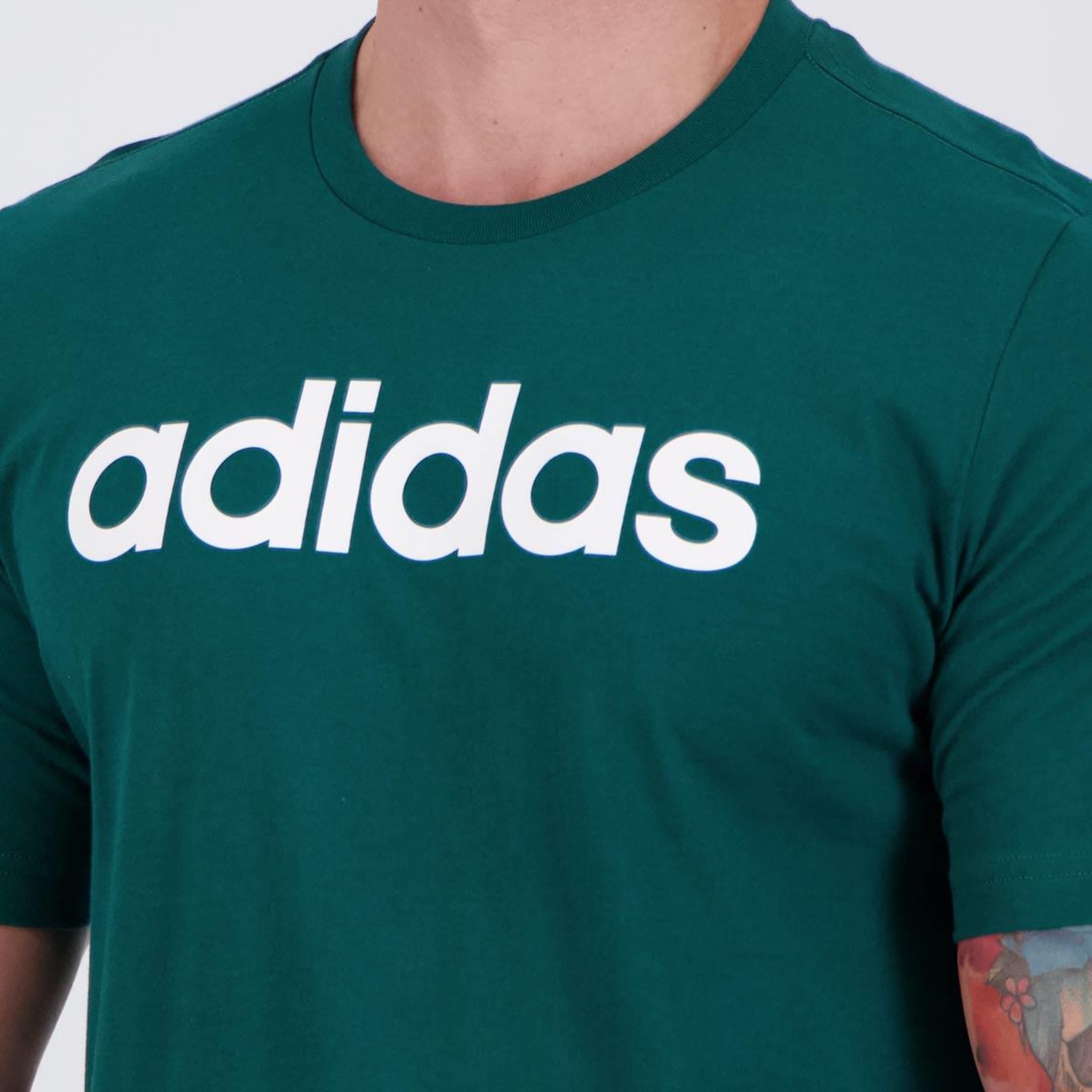 Camiseta adidas Logo Linear - Masculina - Foto 5