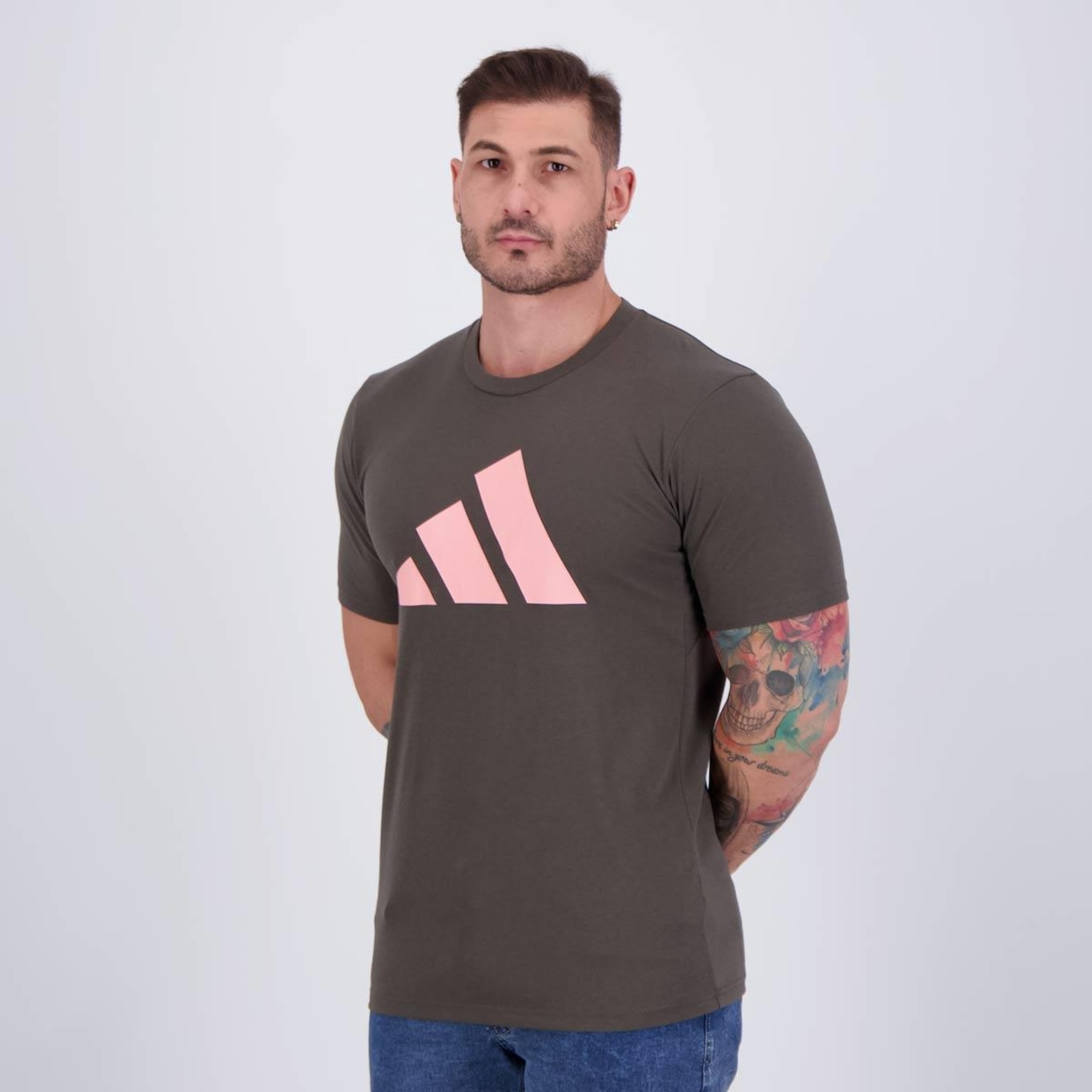 Camiseta adidas Essentials Logo - Masculina - Foto 3