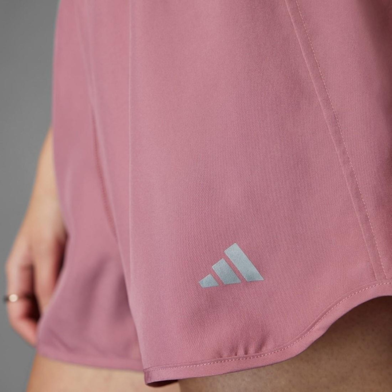 Short adidas Corrida Run It - Feminino - Foto 4