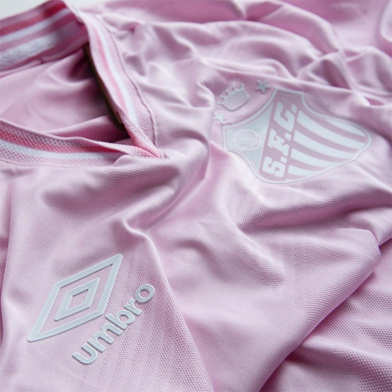 Camisa do Santos Outubro Rosa 2024 Umbro - Masculina - Foto 4