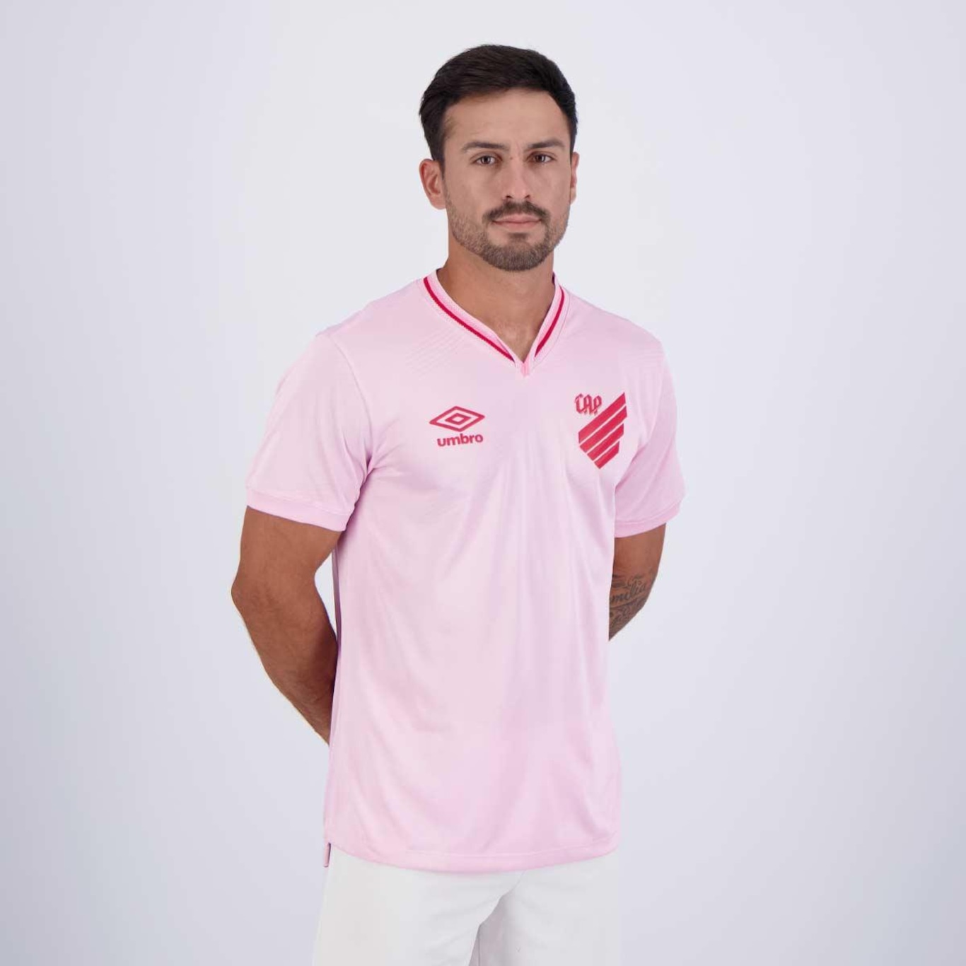 Camisa do Athletico Paranaense Outubro Rosa 2024 Umbro - Masculina - Foto 2