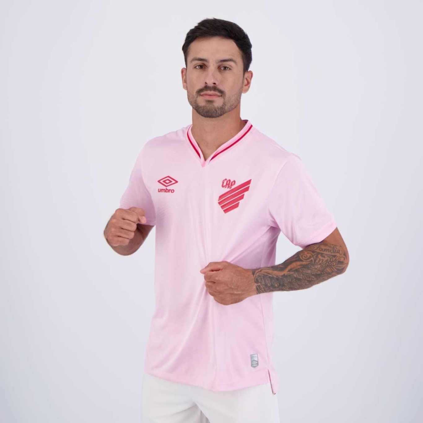 Camisa do Athletico Paranaense Outubro Rosa 2024 Umbro - Masculina - Foto 3