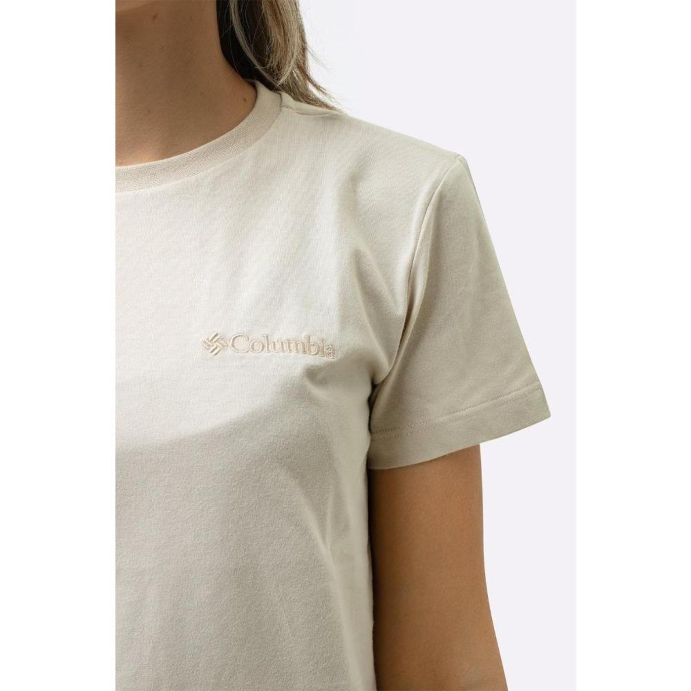 Camiseta Columbia Basica Bordado - Feminina - Foto 2