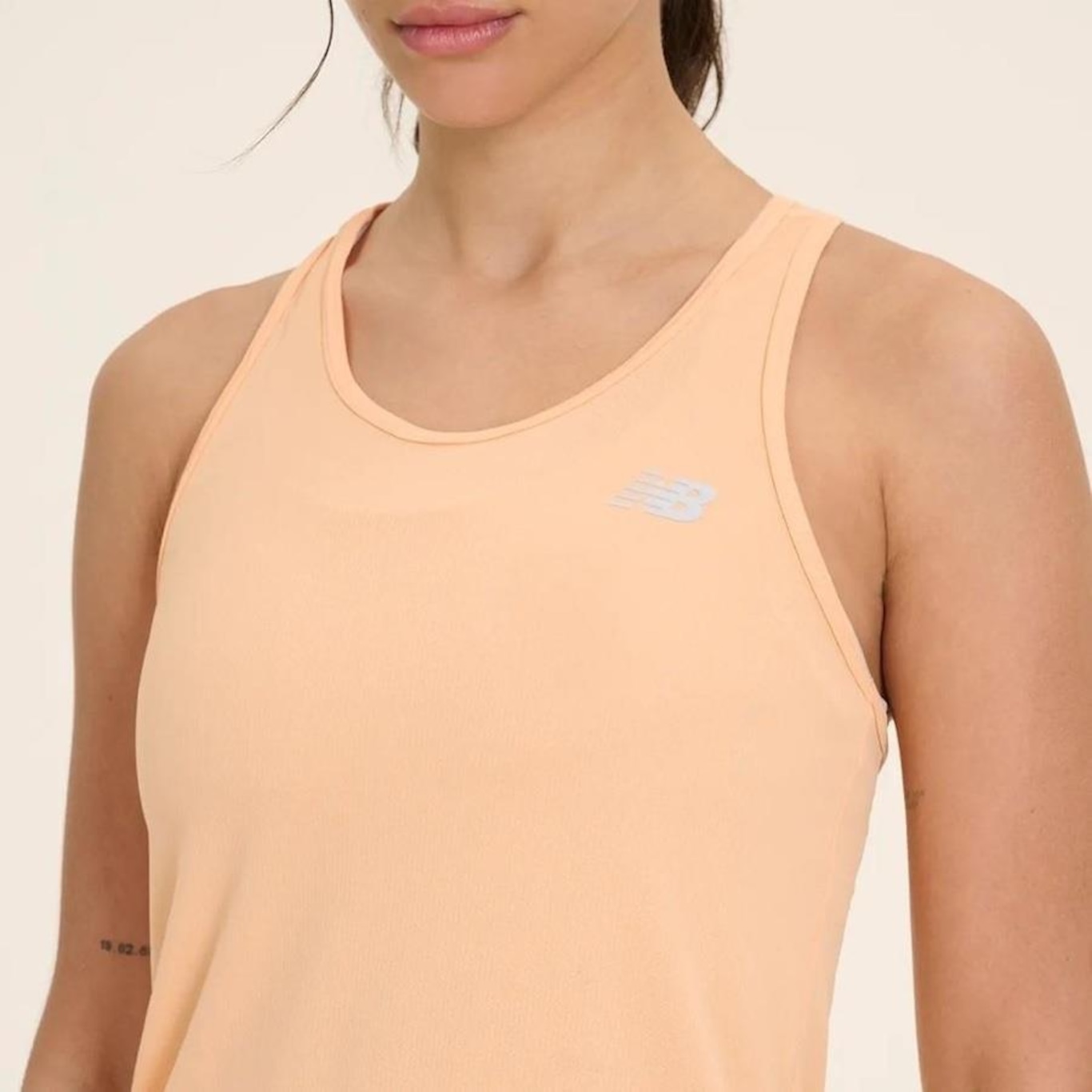 Camiseta Regata New Balance Sport Essentials - Feminina - Foto 4