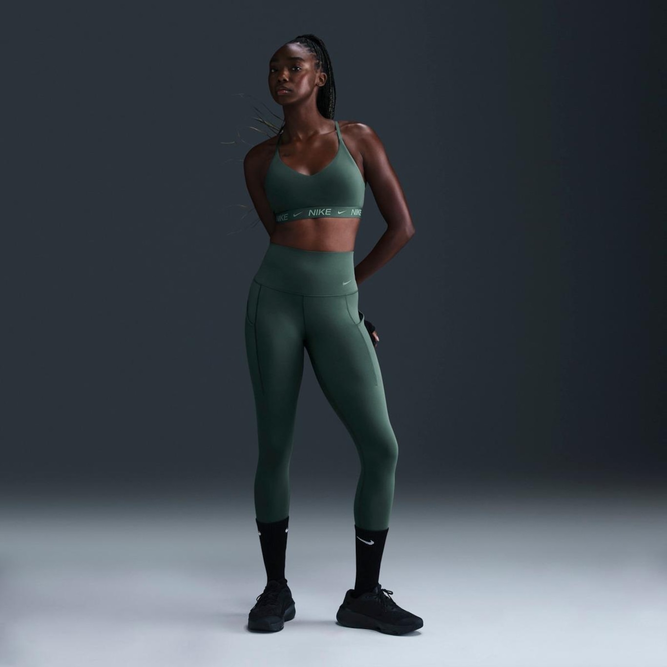 Top Fitness Nike Indy - Feminino - Foto 4