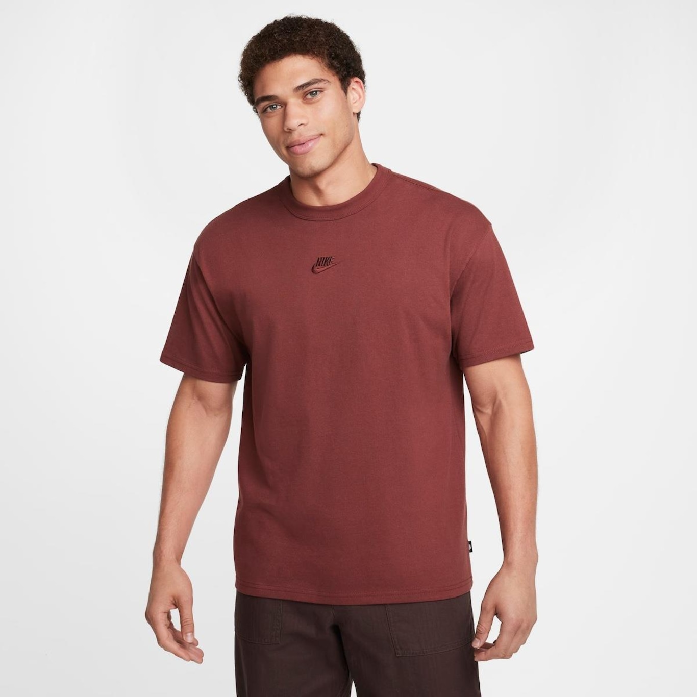 Camiseta Nike Sportswear Premium Essentials Masculina - Foto 1