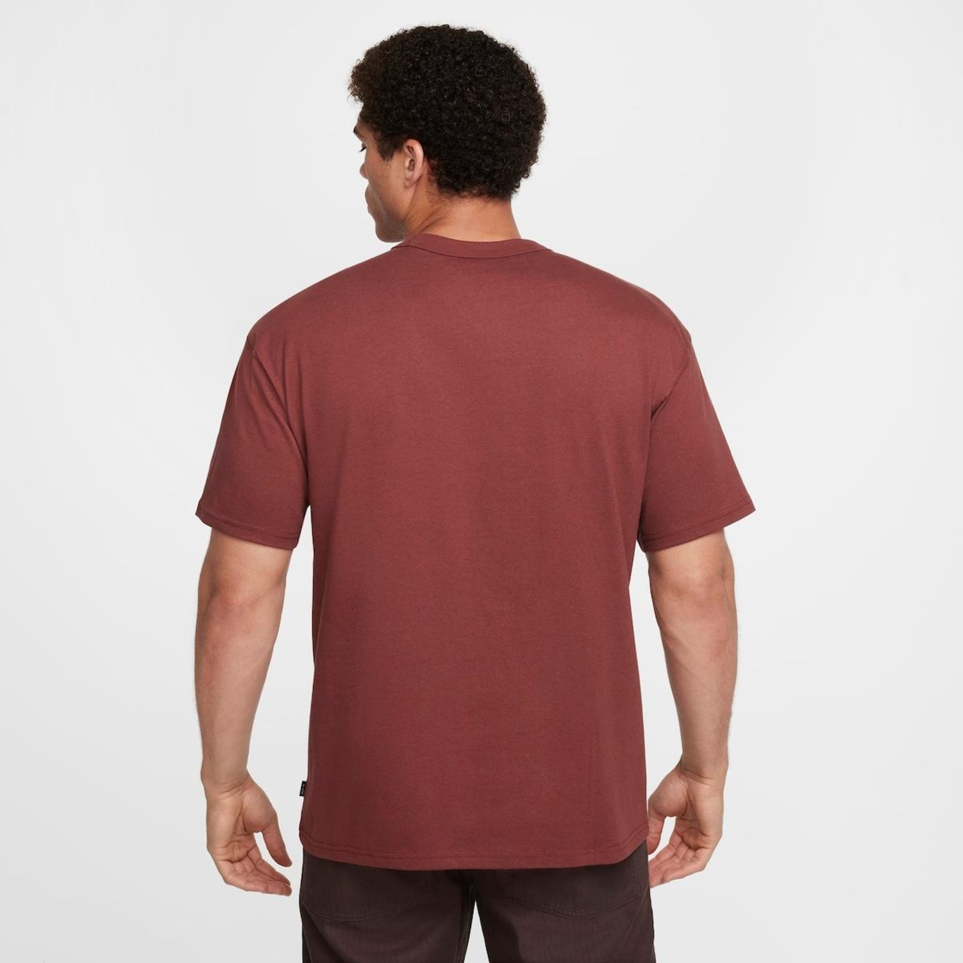 Camiseta Nike Sportswear Premium Essentials Masculina - Foto 2