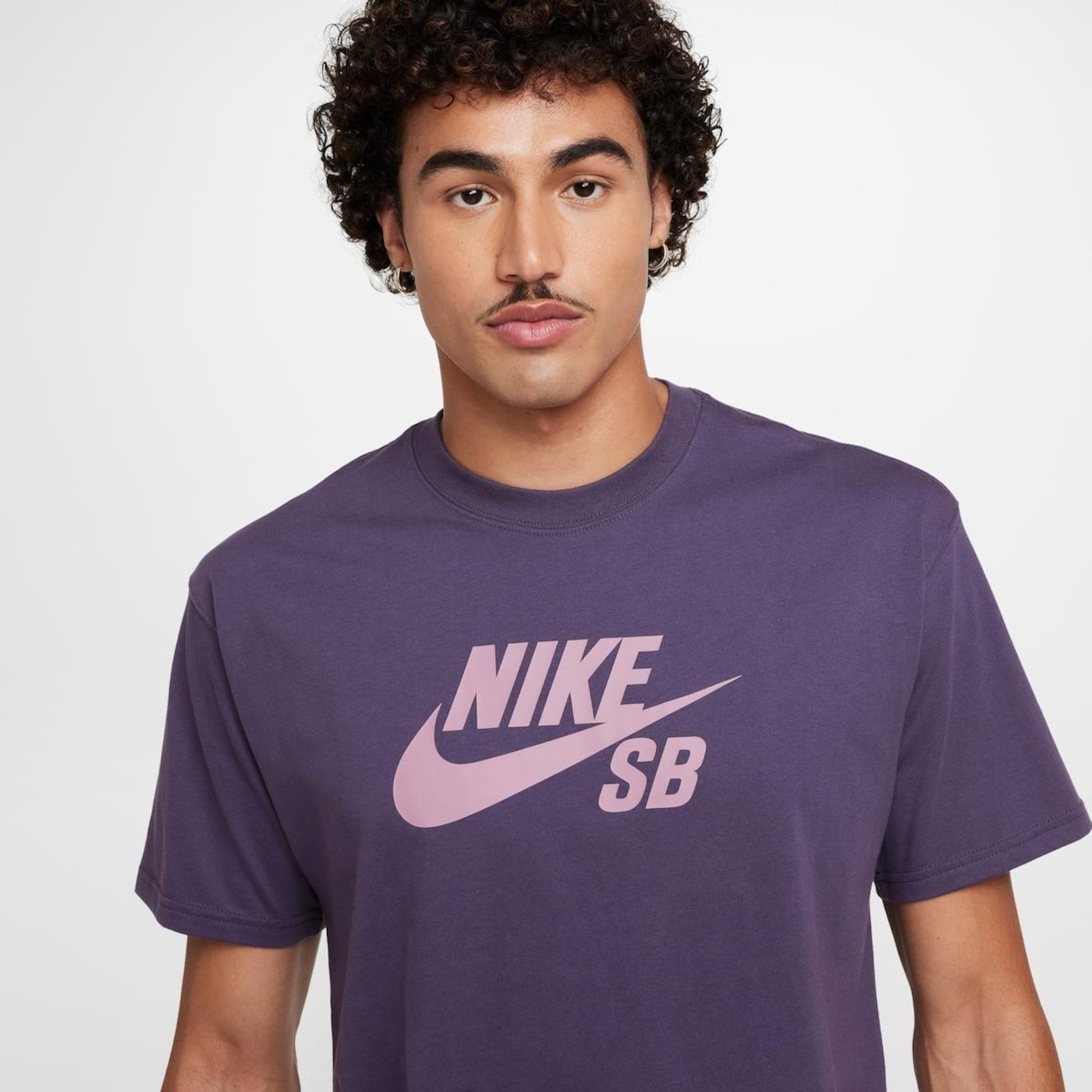 Camiseta Nike SB Tee Logo - Masculina - Foto 3