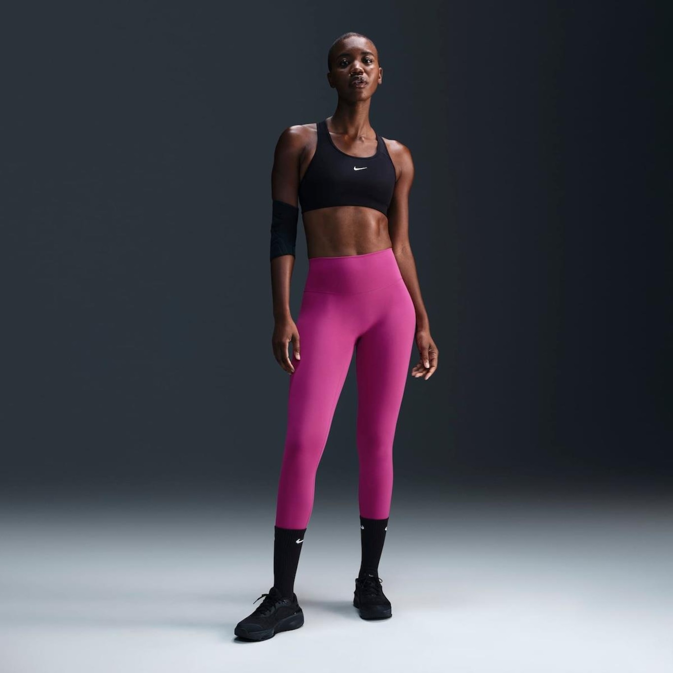 Calça Nike Dri-Fit One Hr Feminina - Foto 1