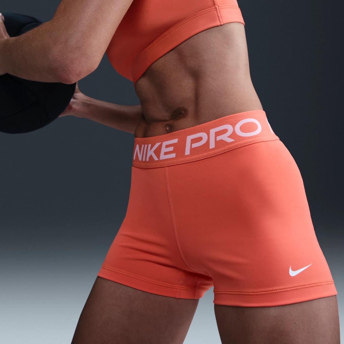 Short Nike Pro - Feminino - Foto 2